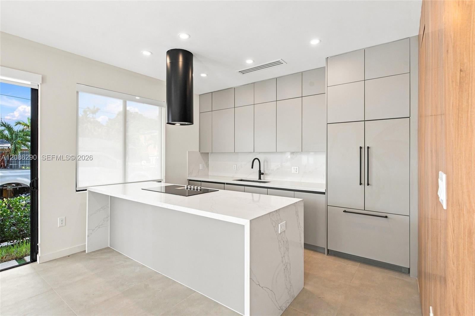 1001 SW 10 AVE — Photo 2