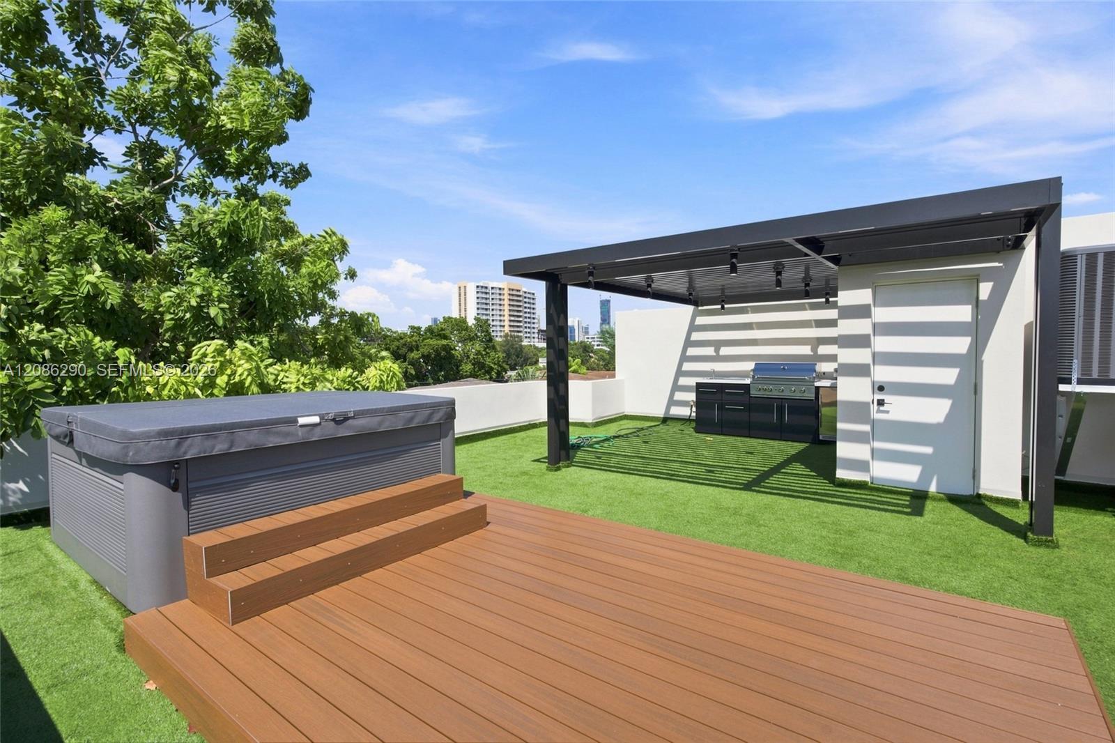 1001 SW 10 AVE — Photo 3