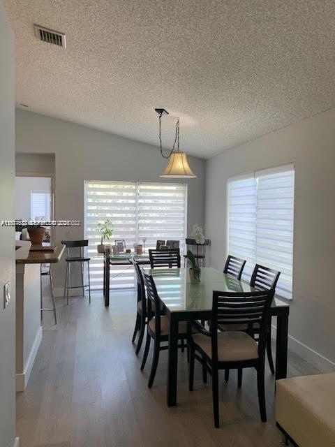 1477 Majesty Ter — Photo 5