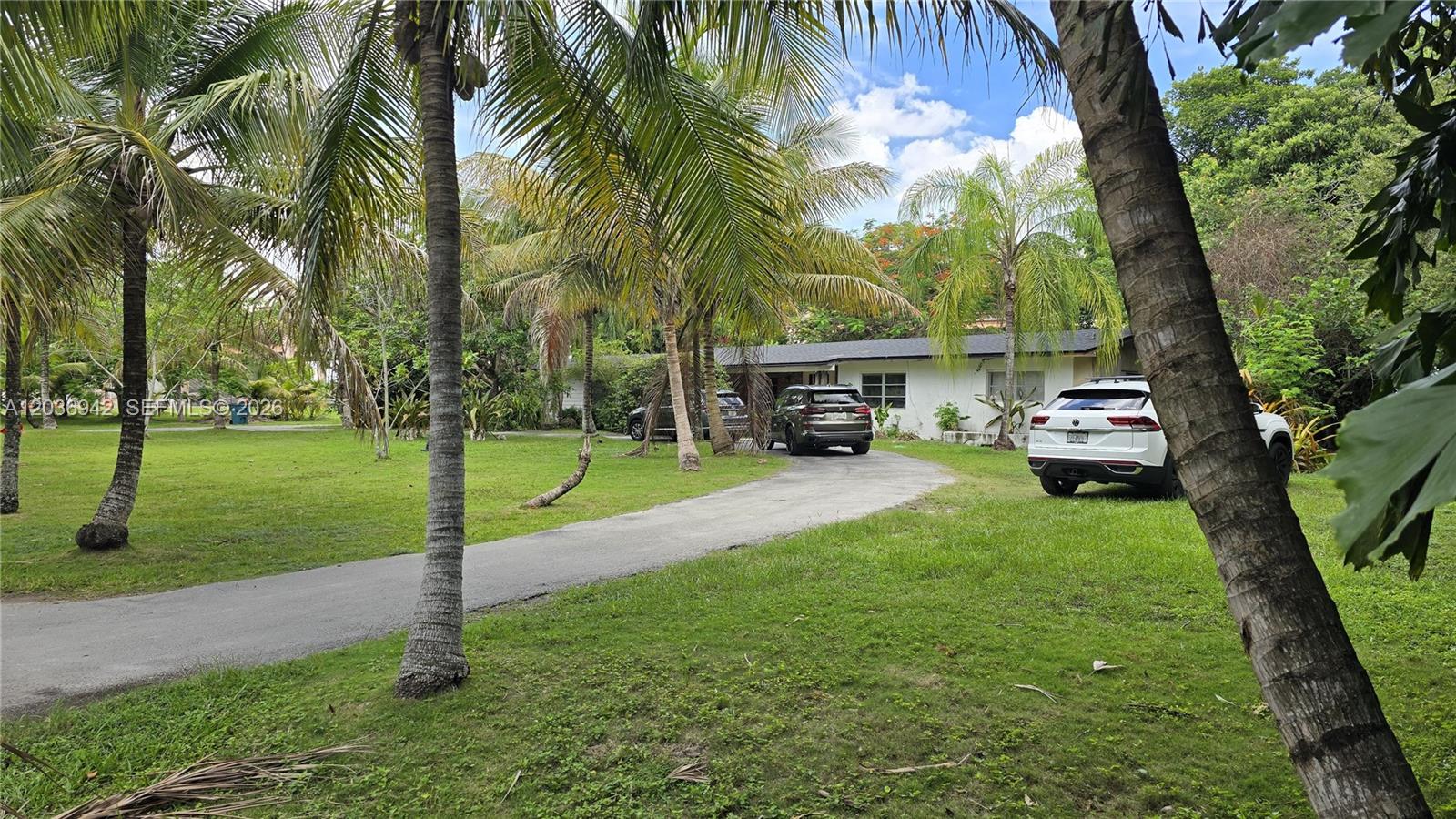 8603 SW 68th St Rd, Miami FL 33143
