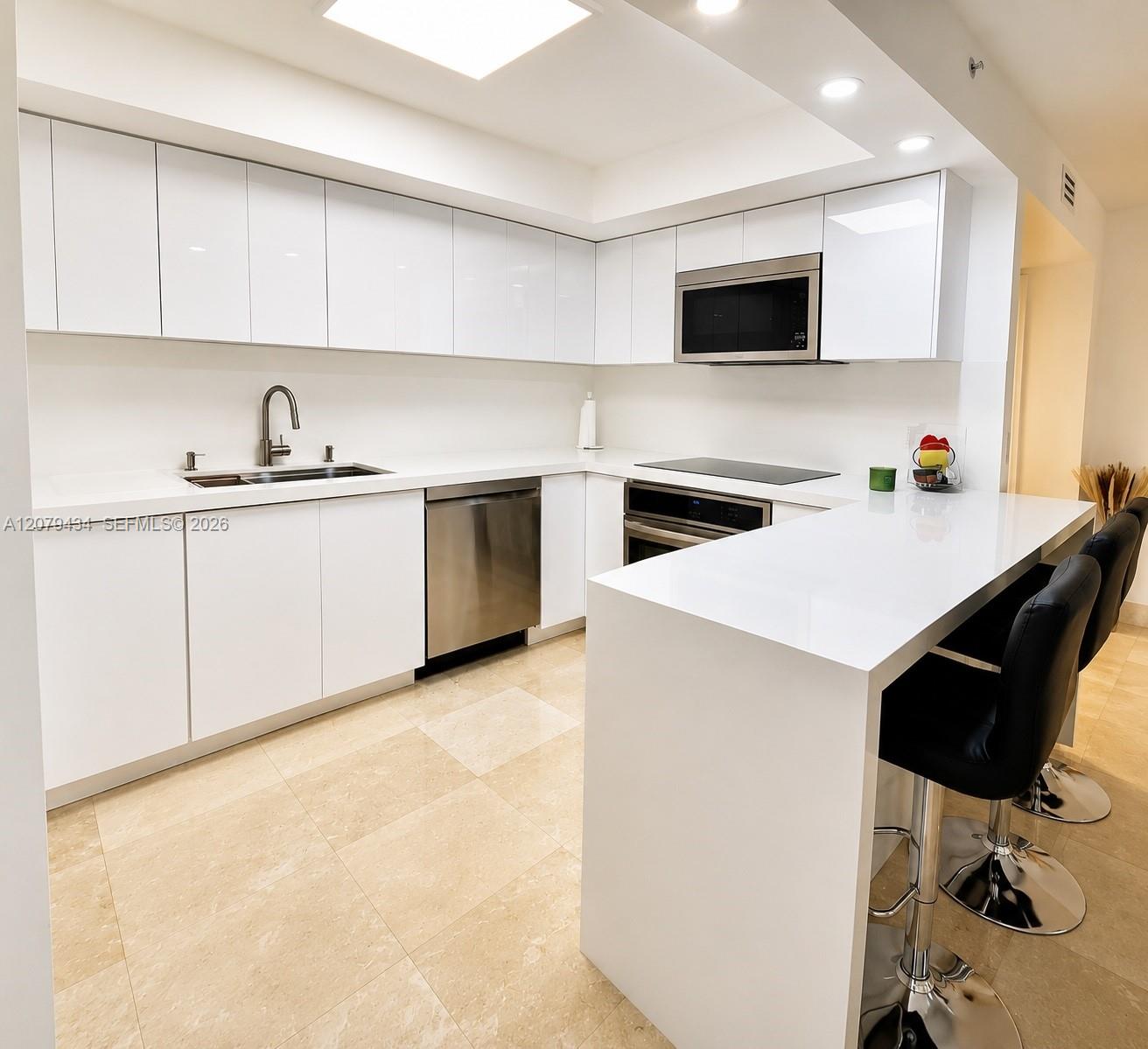101 Sidonia Ave # 205 — Photo 5