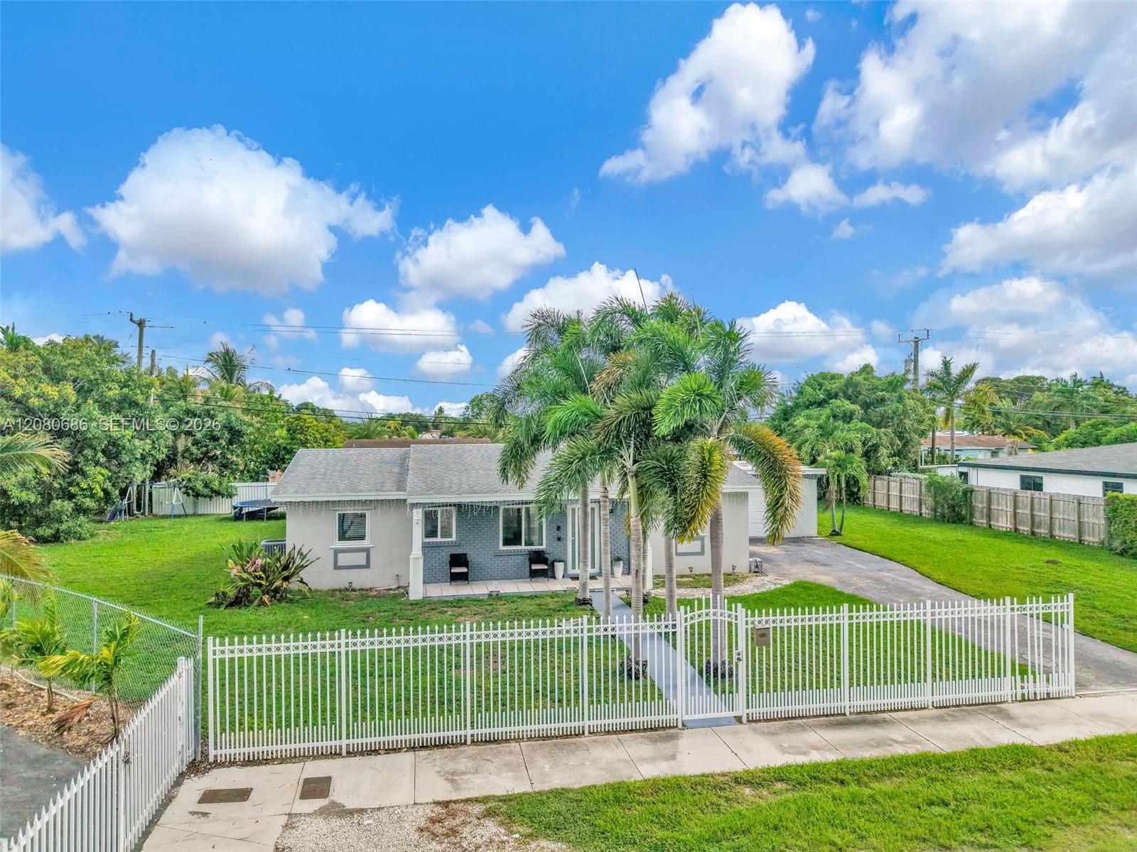 15400 SW 297th Ter — Photo 3