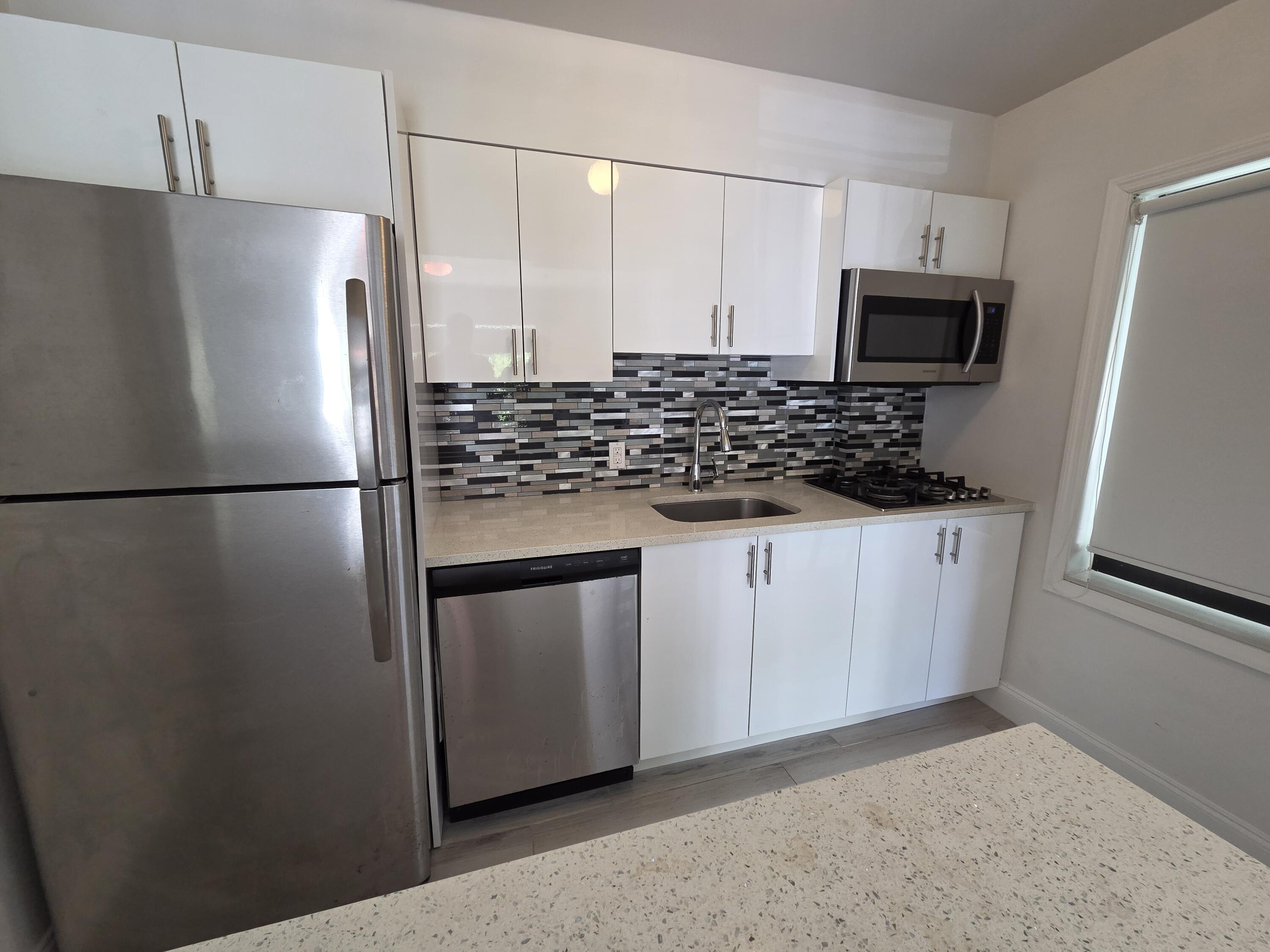 1605 E BROWARD Boulevard # 6 — Photo 2