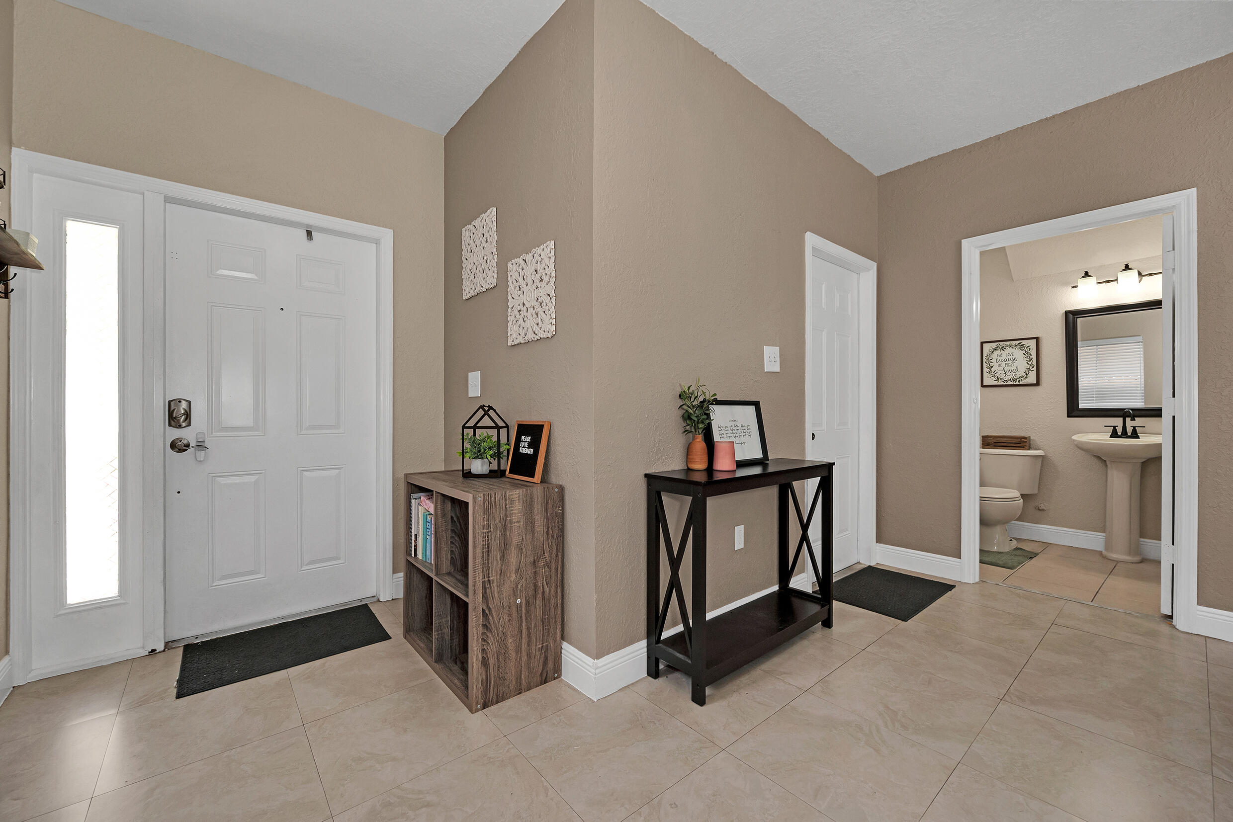 381 NE 35th Terrace — Photo 5