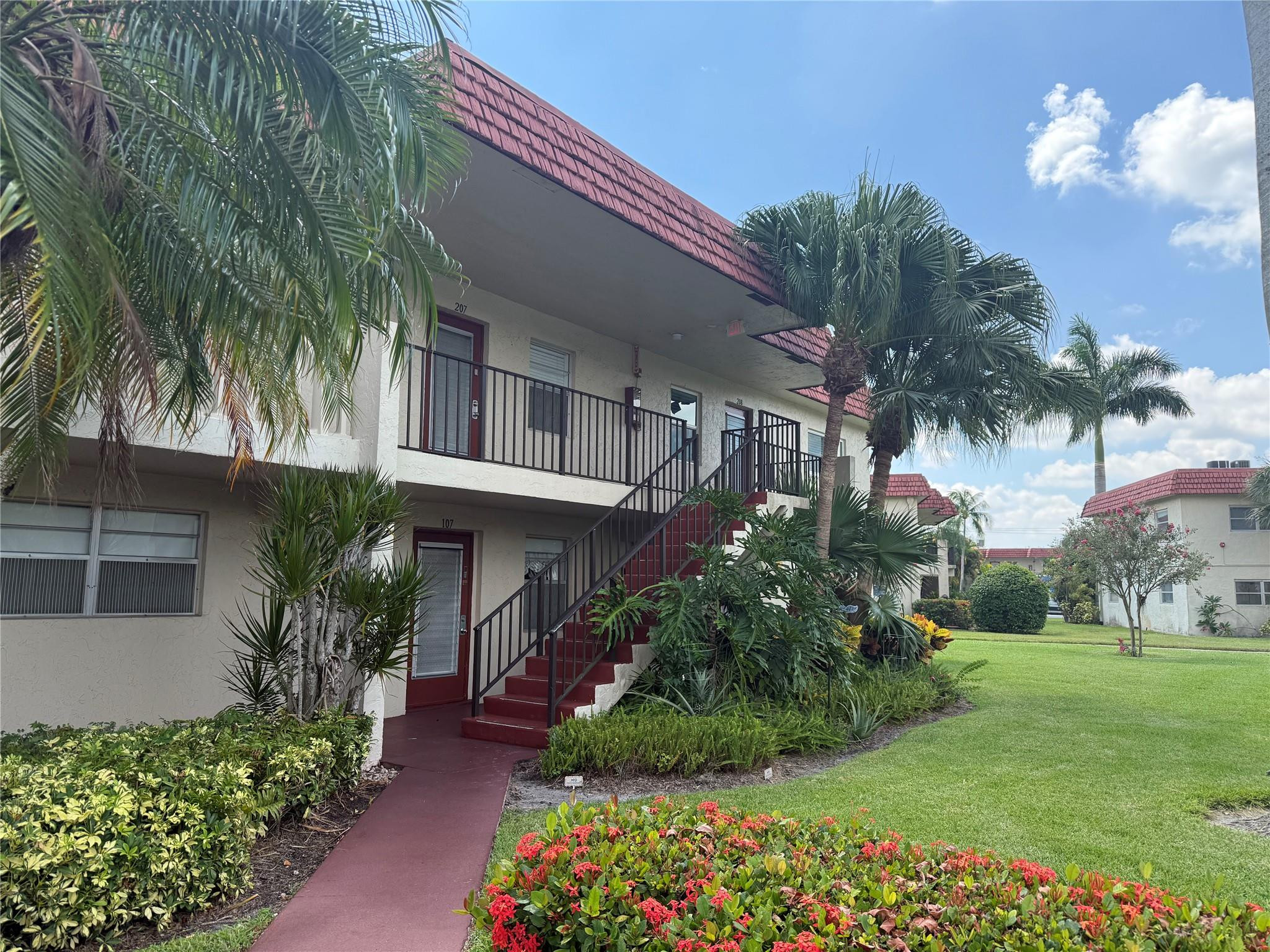 32 Abbey Lane # 207, Delray Beach FL 33446