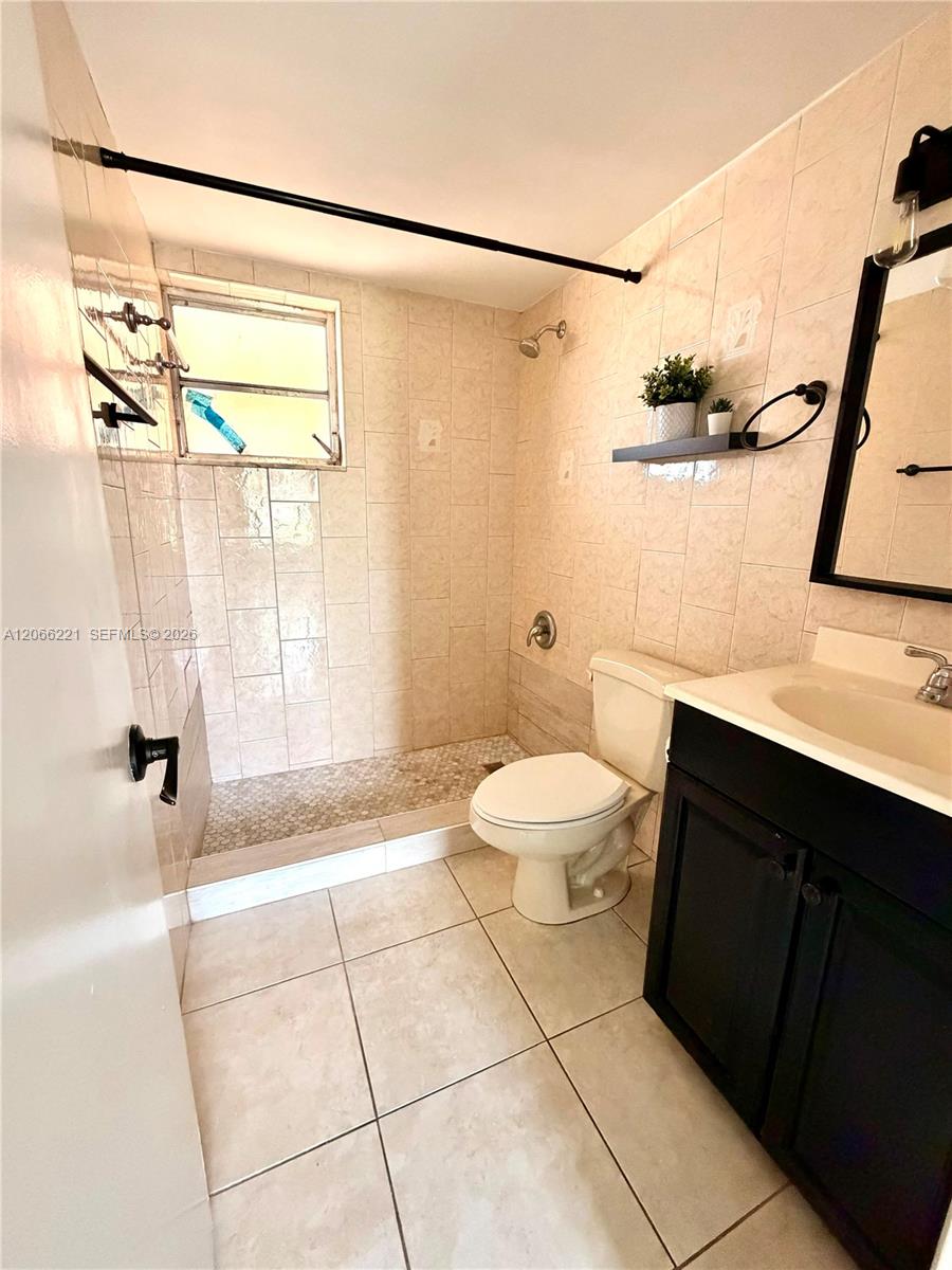 840 NW 87th Ave # 406 — Photo 2