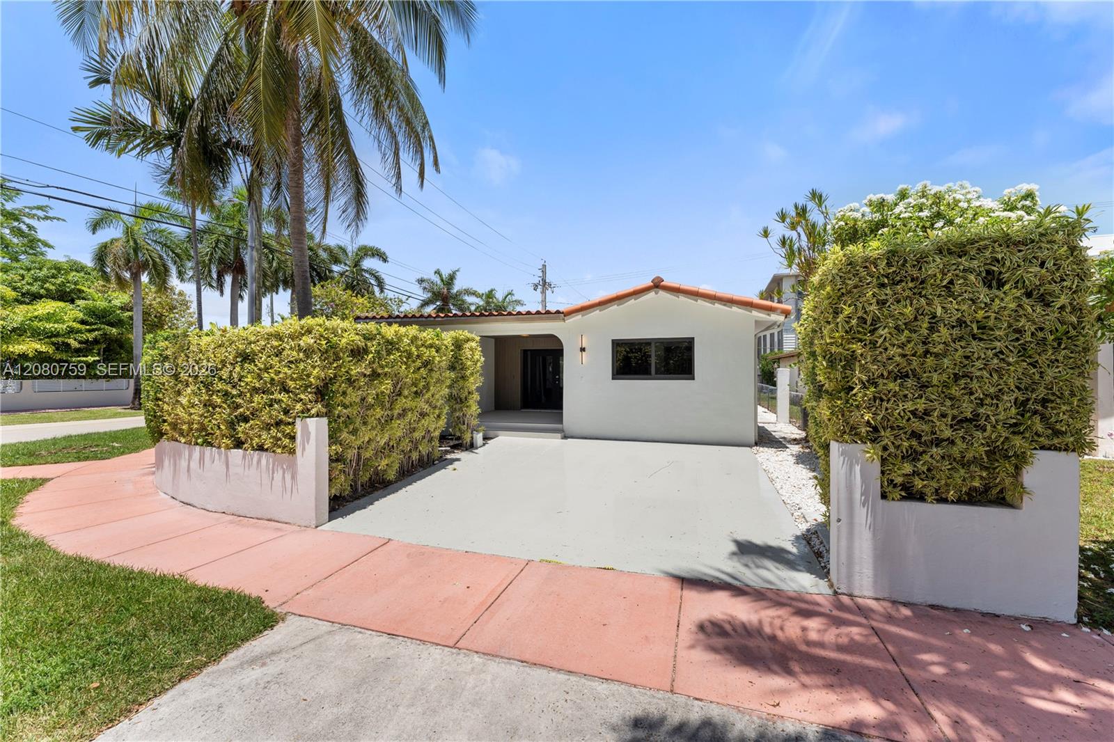 1221 Biarritz Dr — Photo 3