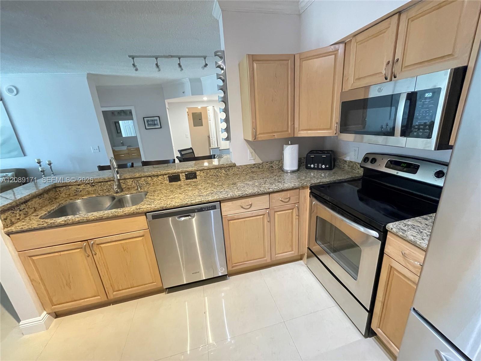 17100 N Bay Rd # 1816 — Photo 4