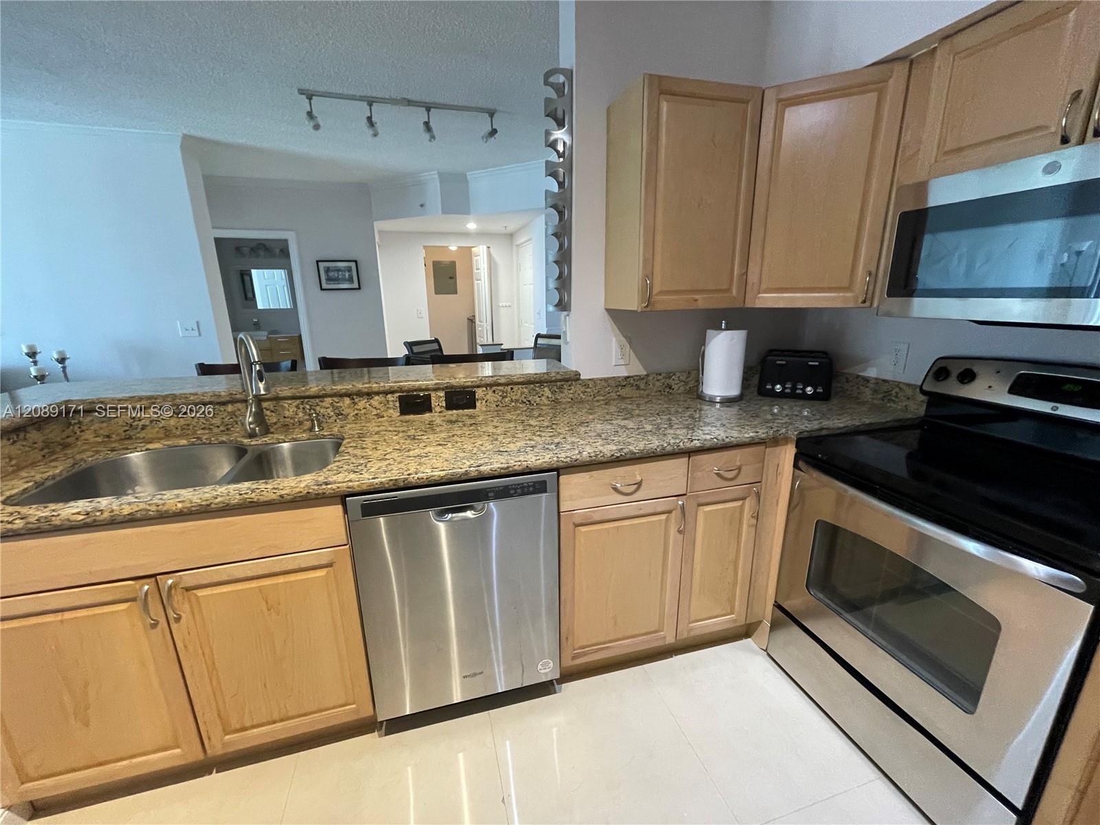 17100 N Bay Rd # 1816 — Photo 5