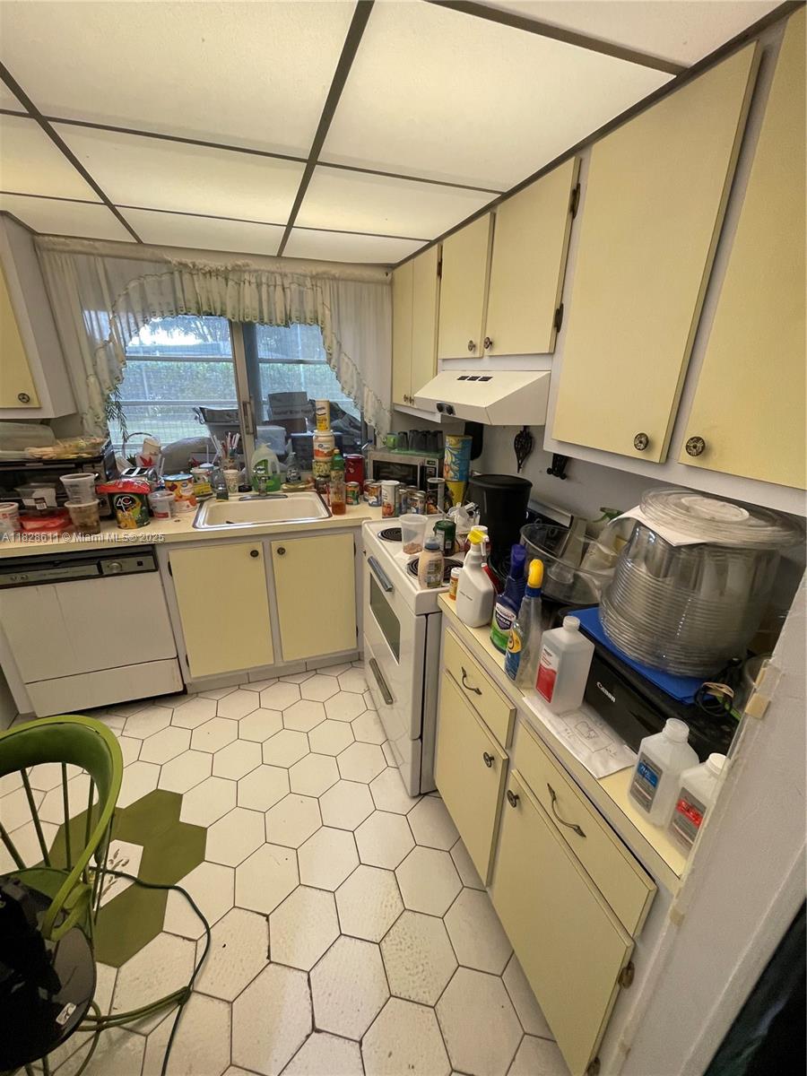 9070 Lime Bay Blvd # 115 — Photo 5