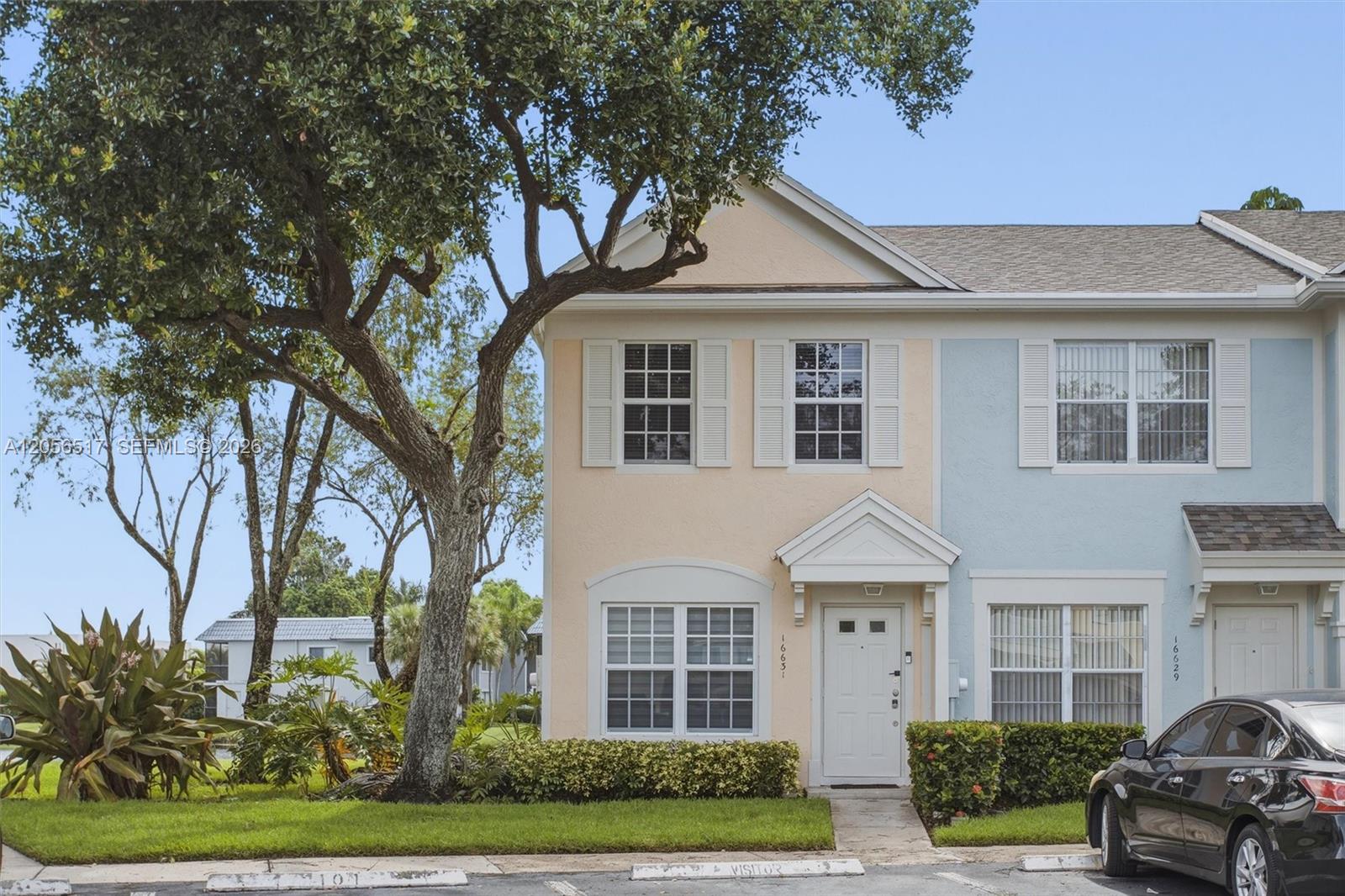 16631 Hemingway Dr, Weston FL 33326