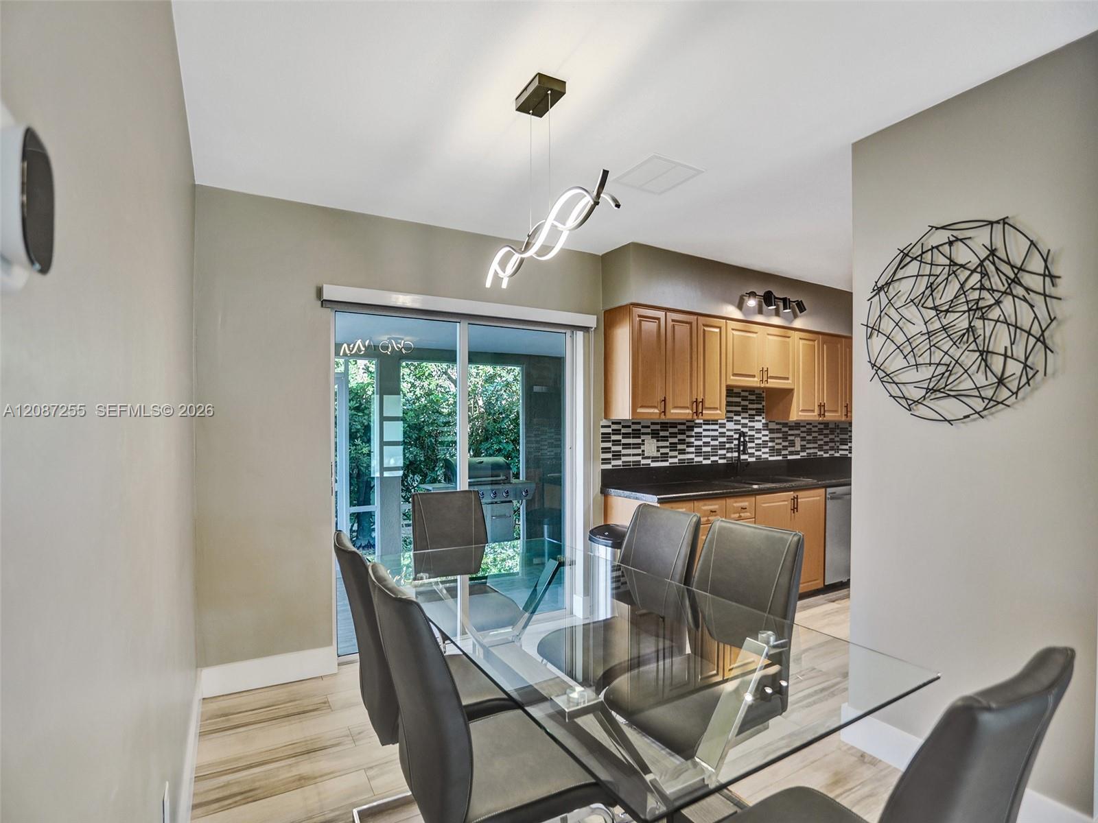 491 SE 23rd Ave — Photo 4