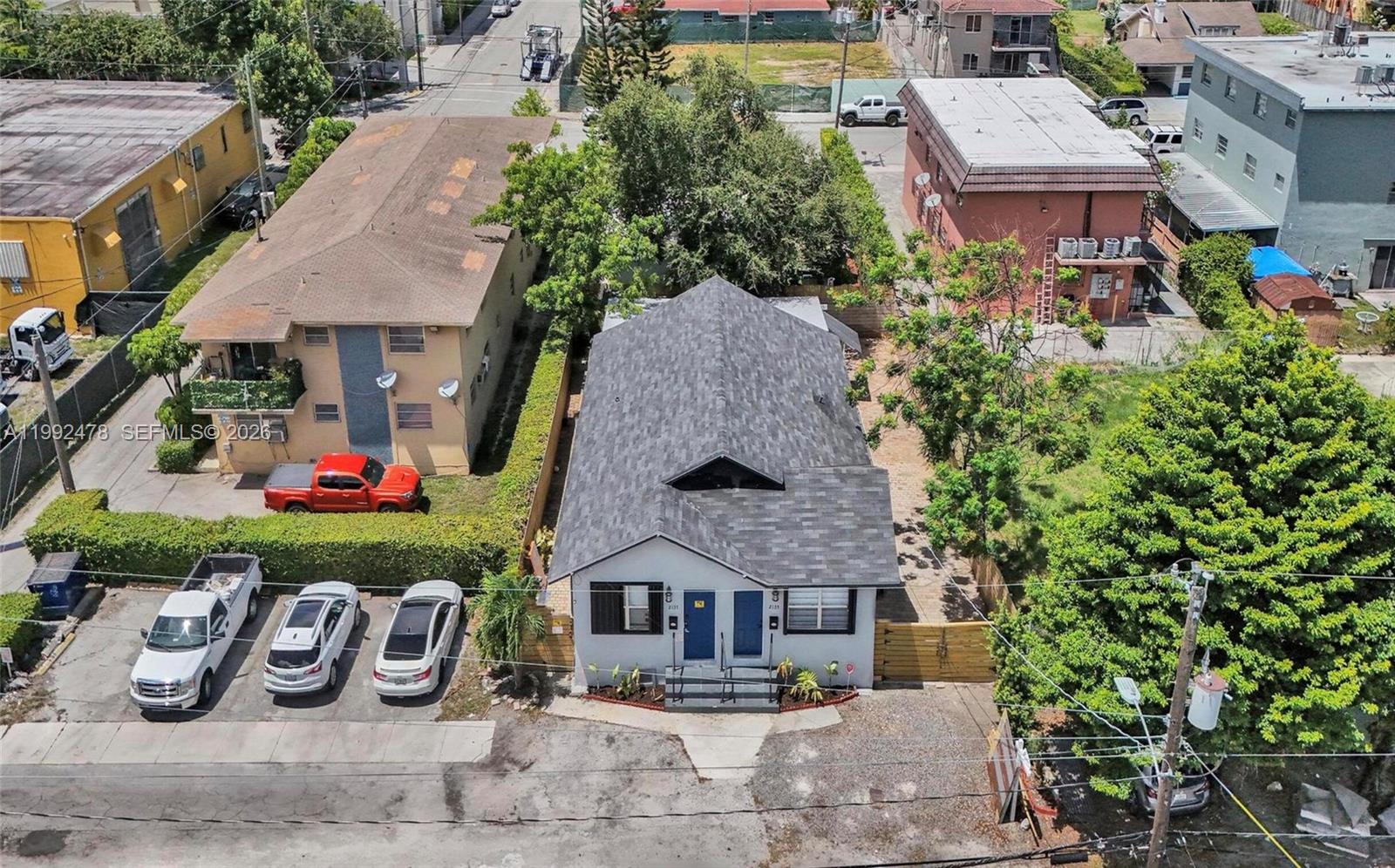 2135 SW 4th St — Photo 3