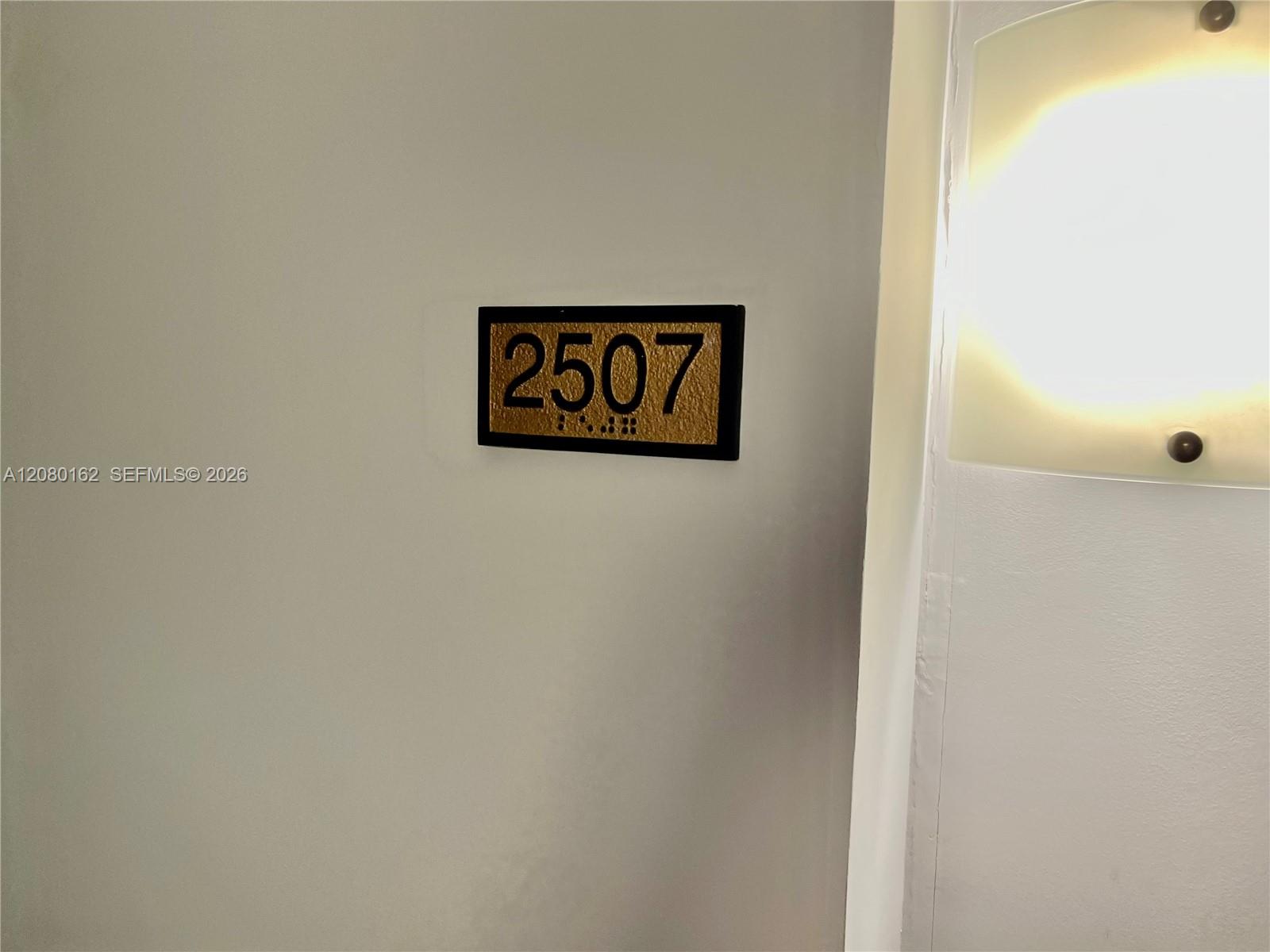 1800 N Bayshore Dr # 2507 — Photo 2