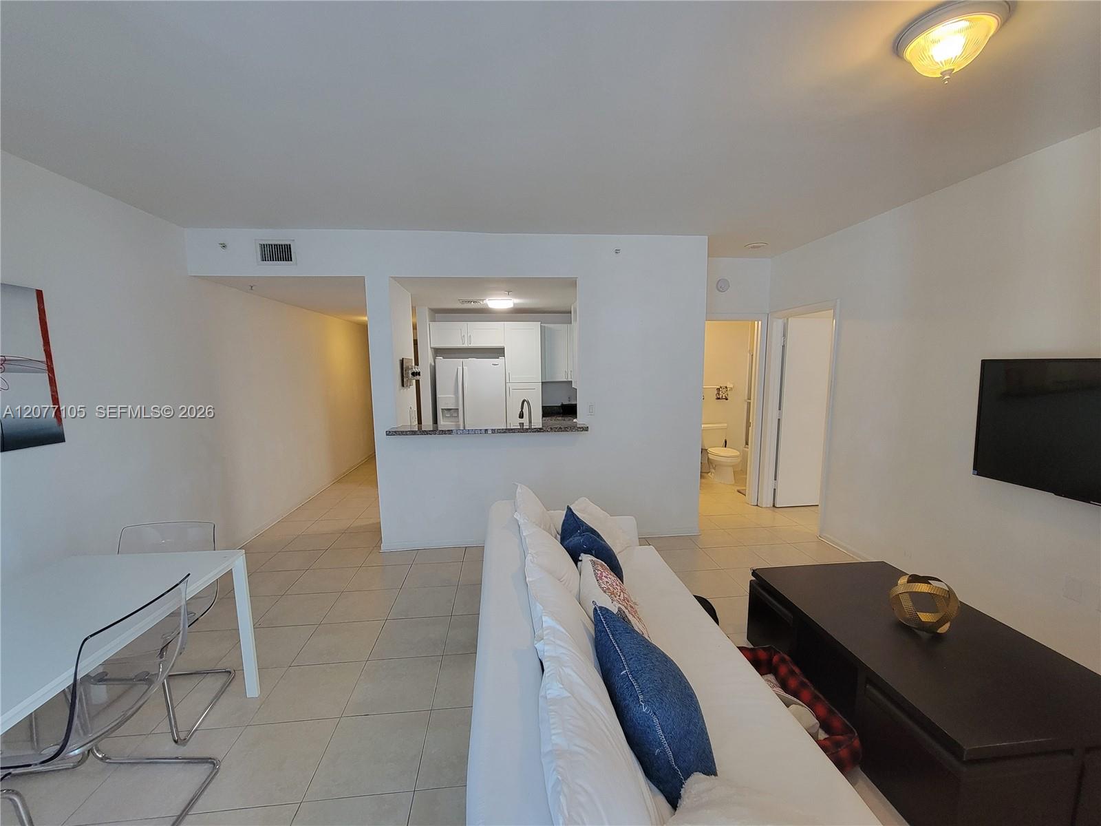 185 SE 14th Ter # 1101 — Photo 3
