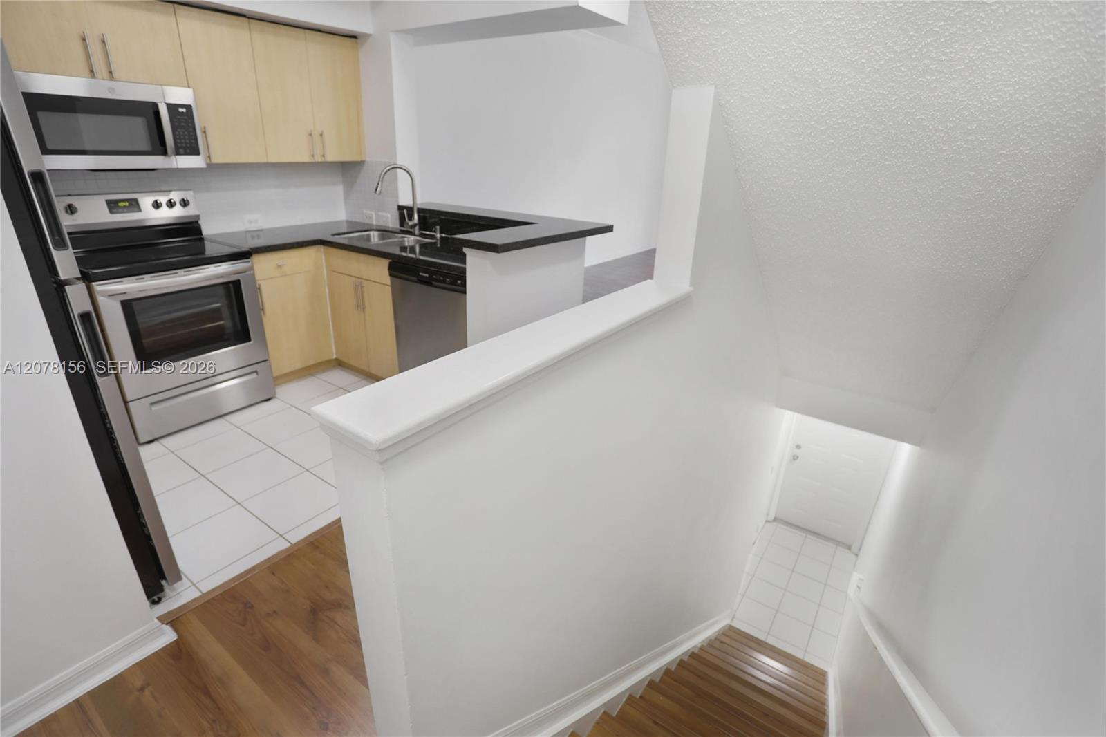 2941 NE 185th St # 1305 — Photo 3