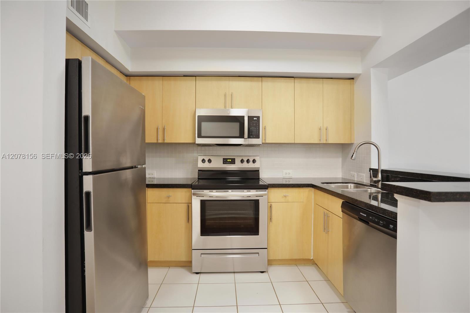2941 NE 185th St # 1305 — Photo 5