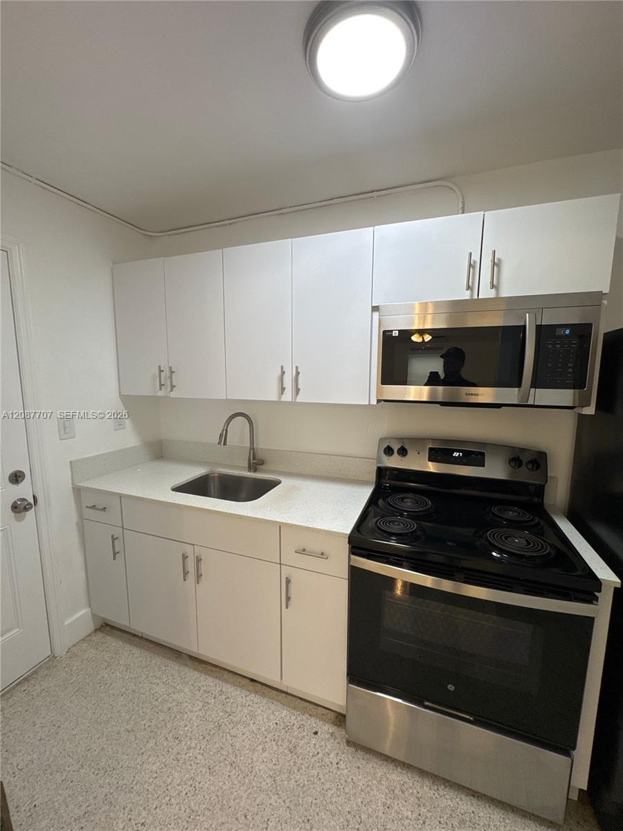 649 SW 7th St # 10 — Photo 5