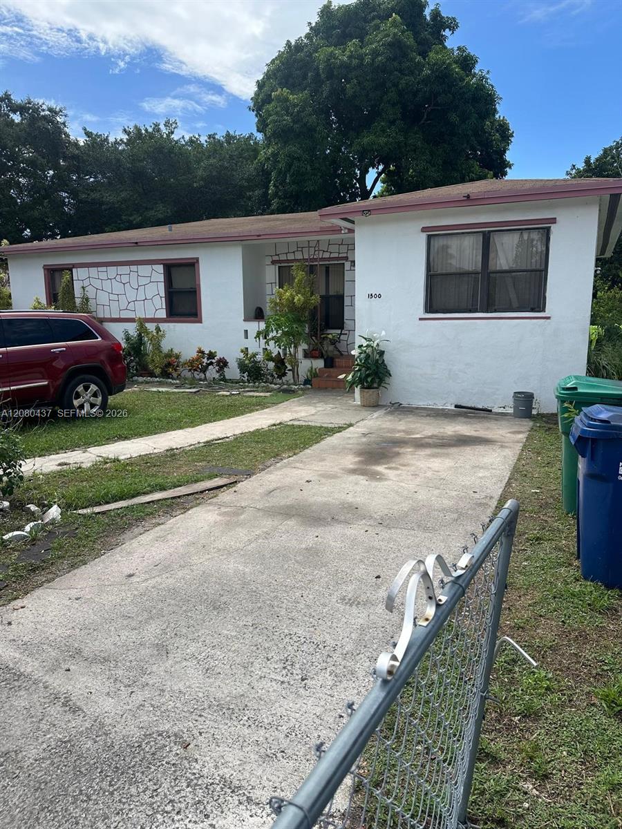 1500 NE 150th St, Miami FL 33161
