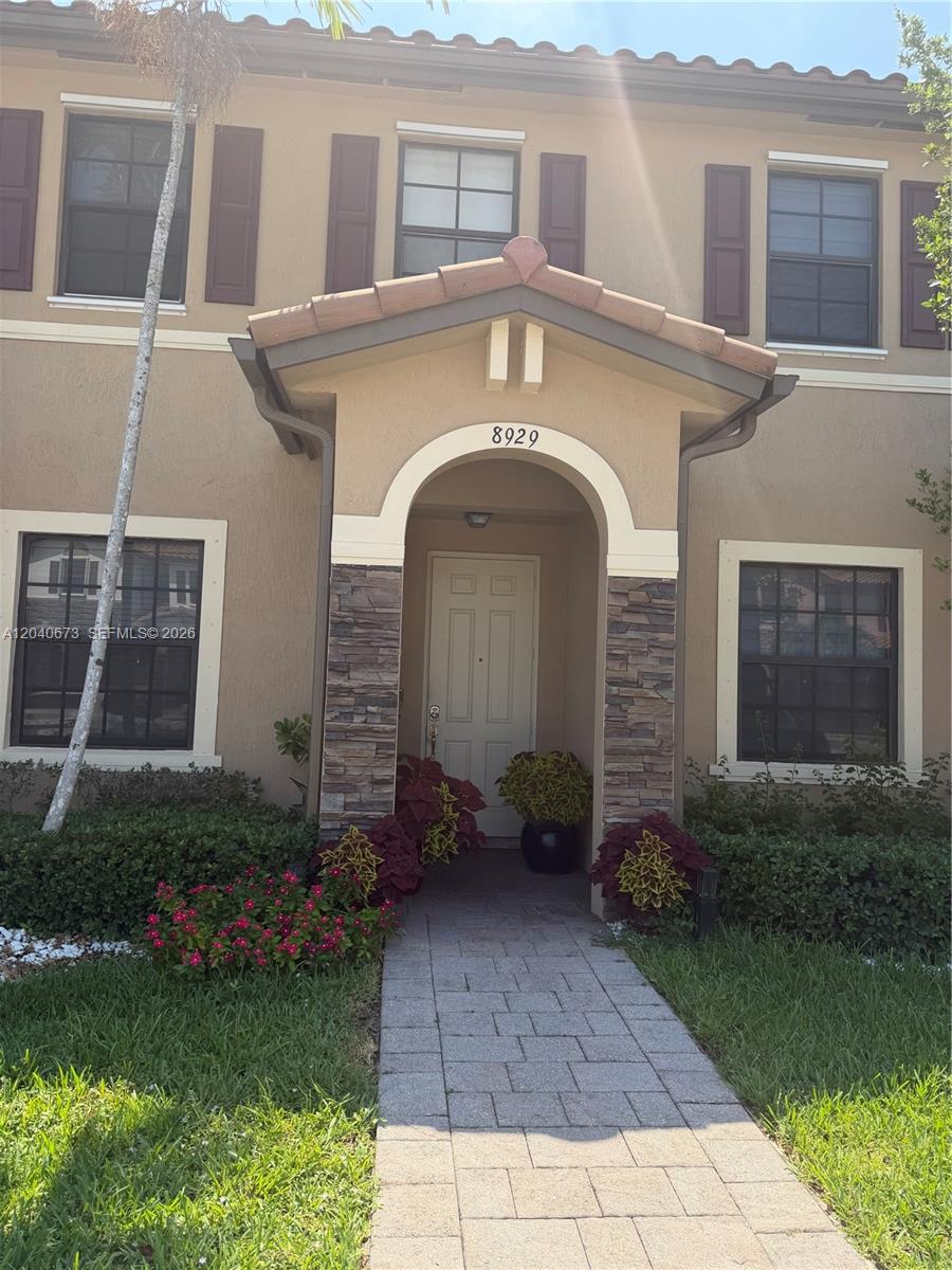 8929 W 35th Way, Hialeah FL 33018