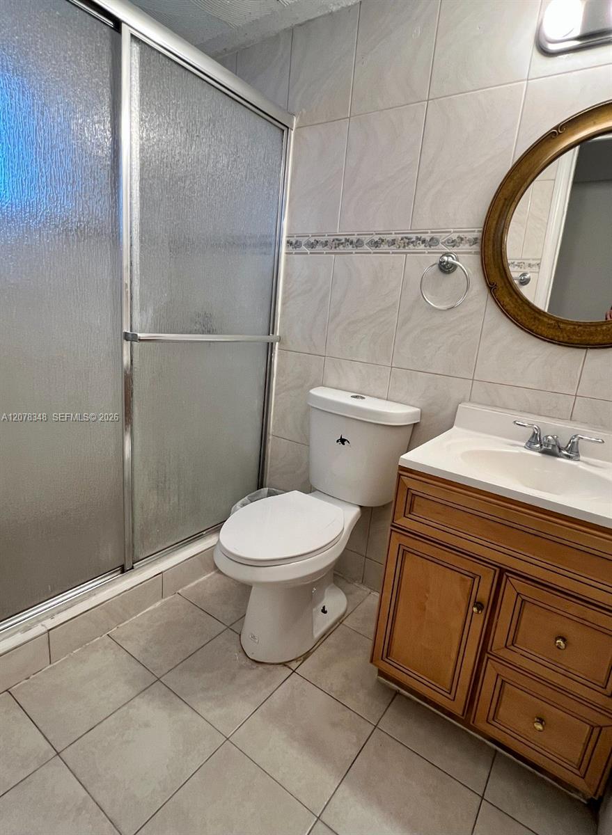 6725 N Miami Ave — Photo 4