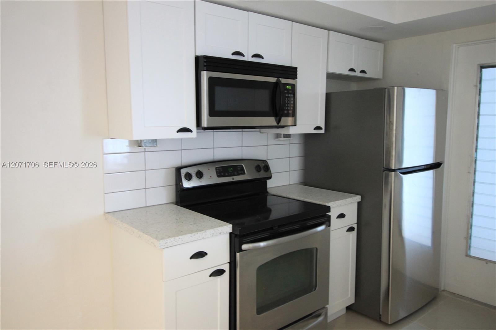 2166 NE 56th St # 203 — Photo 2