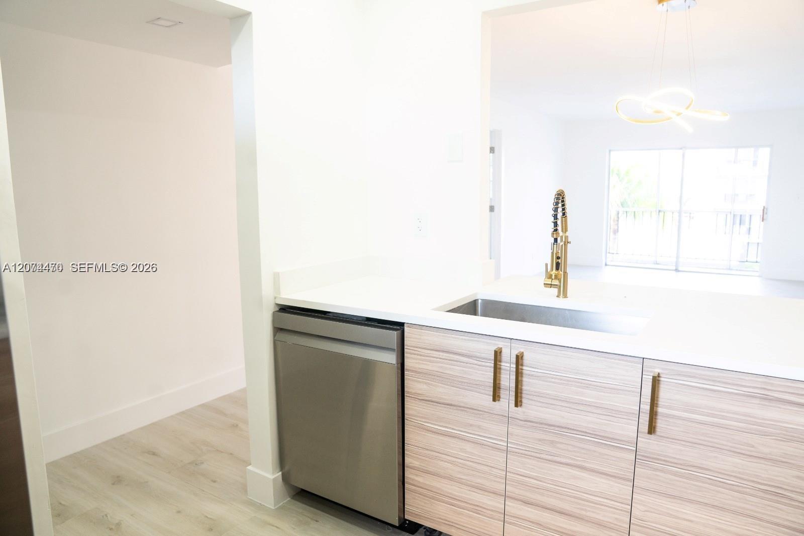 220 SW 9th Ave # 306 — Photo 3