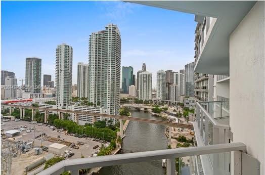 185 SW 7th St # 2003, Miami FL 33130