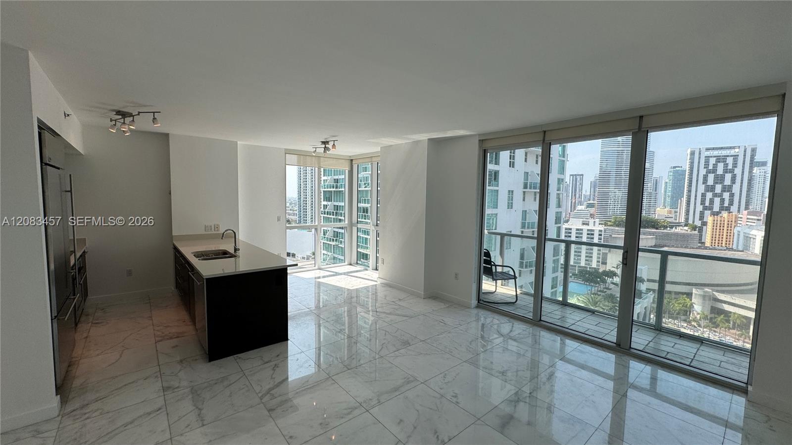 55 SE 6th St # 2101 — Photo 3