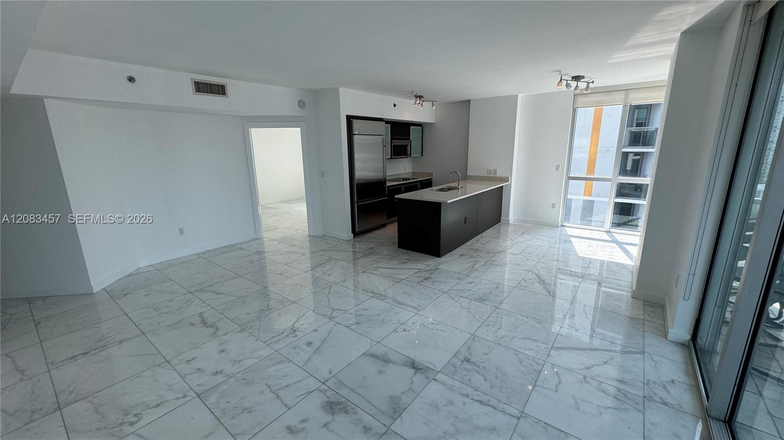 55 SE 6th St # 2101 — Photo 4