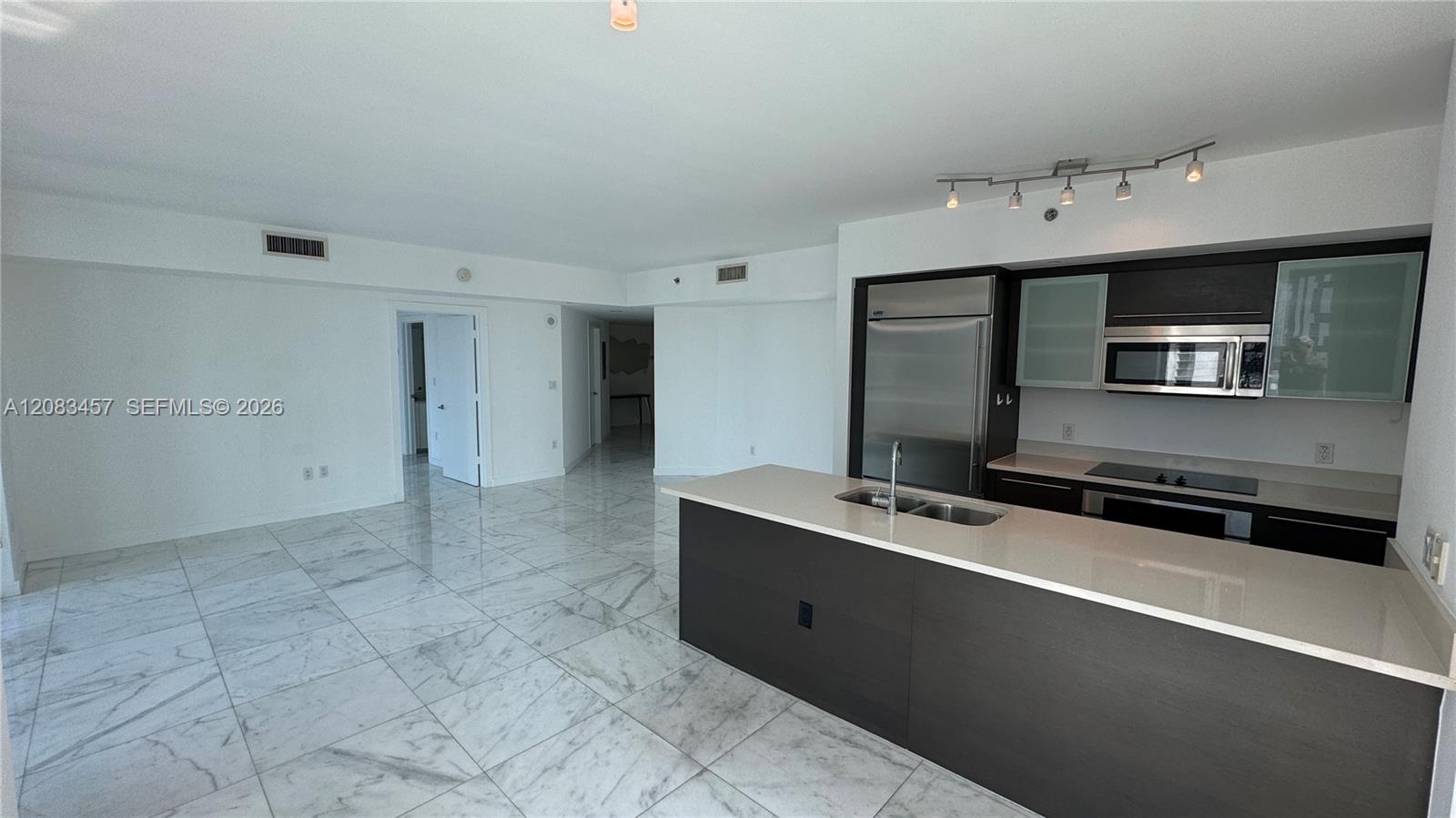 55 SE 6th St # 2101 — Photo 5
