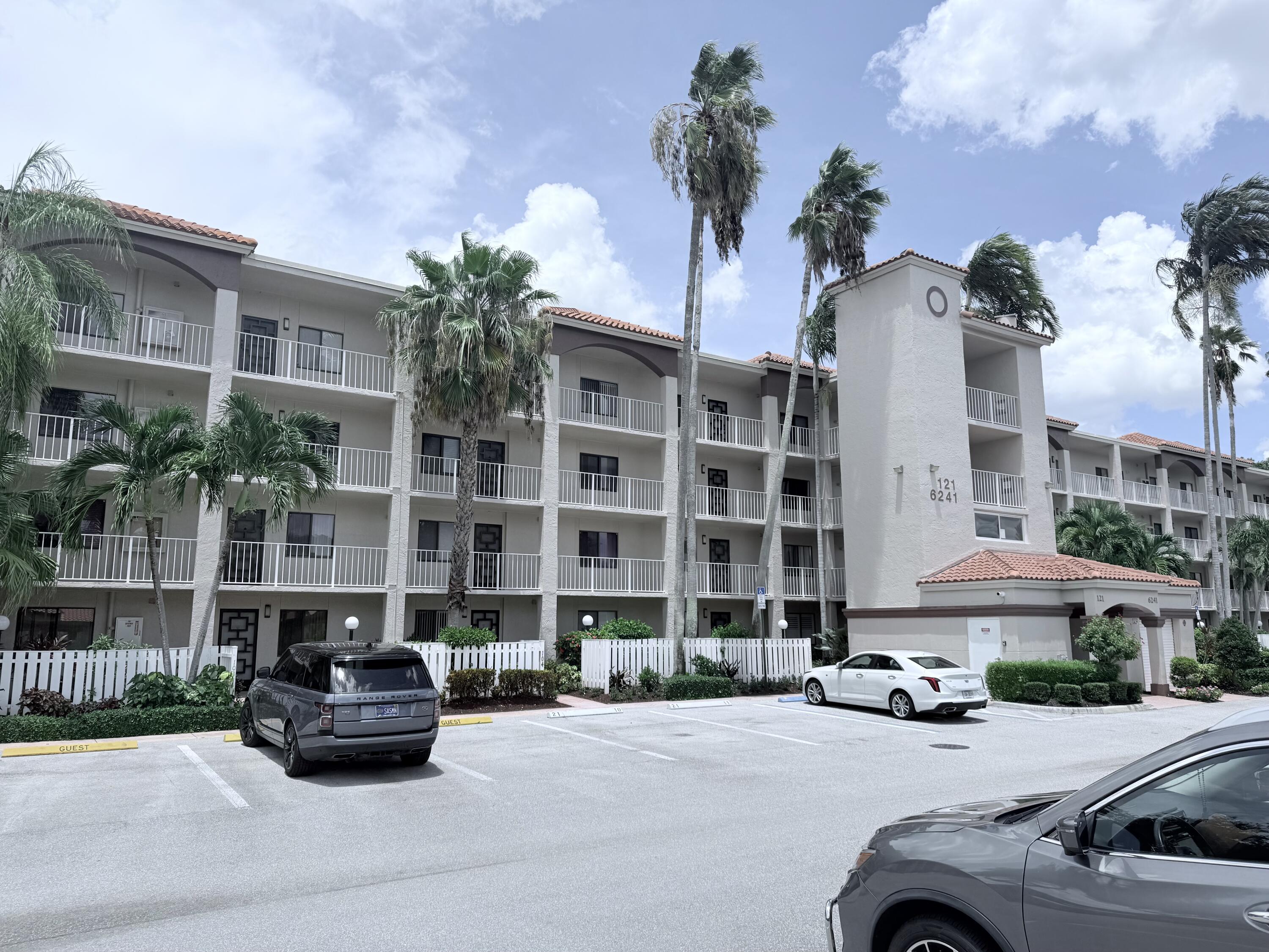 6241 POINTE REGAL Circle # 404, Delray Beach FL 33484