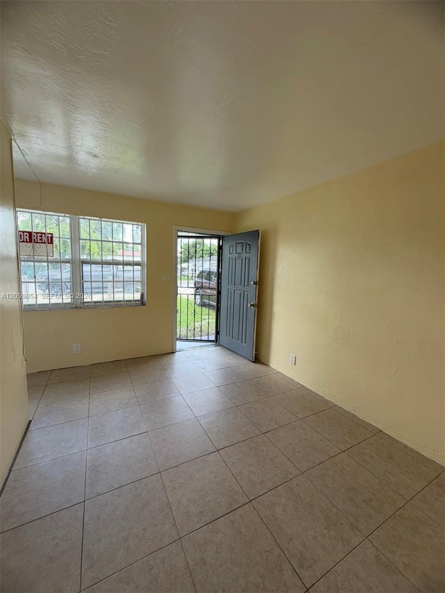 1732 NW 75th St # 1732, Miami FL 33147