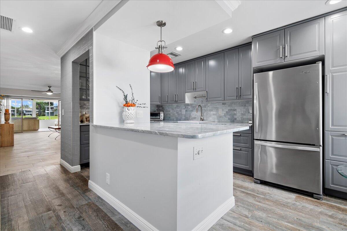 1395 SW 27th Avenue # 103, Delray Beach FL 33445