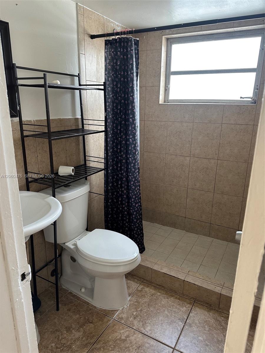 238 SW 18th Ave # 2 — Photo 3