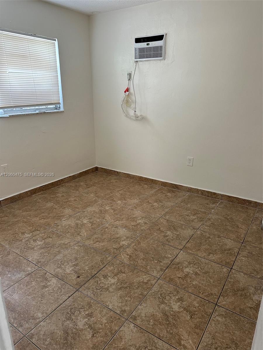 238 SW 18th Ave # 2 — Photo 4