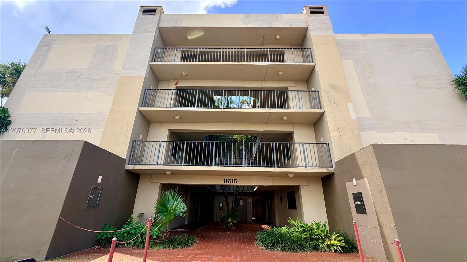 8615 NW 8th St # 421, Miami FL 33126