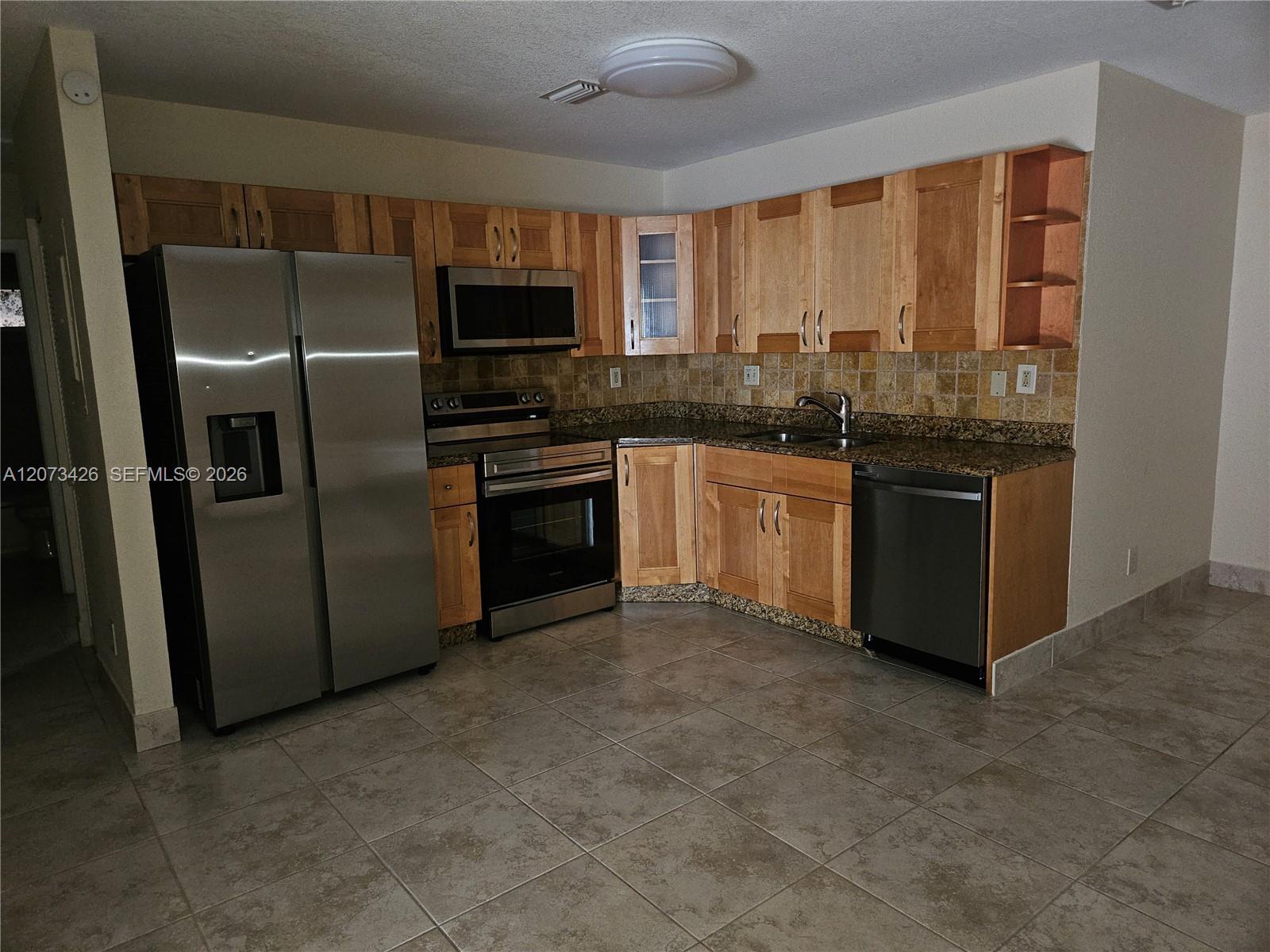 2500 NE 193rd St # 2502, North Miami Beach FL 33180