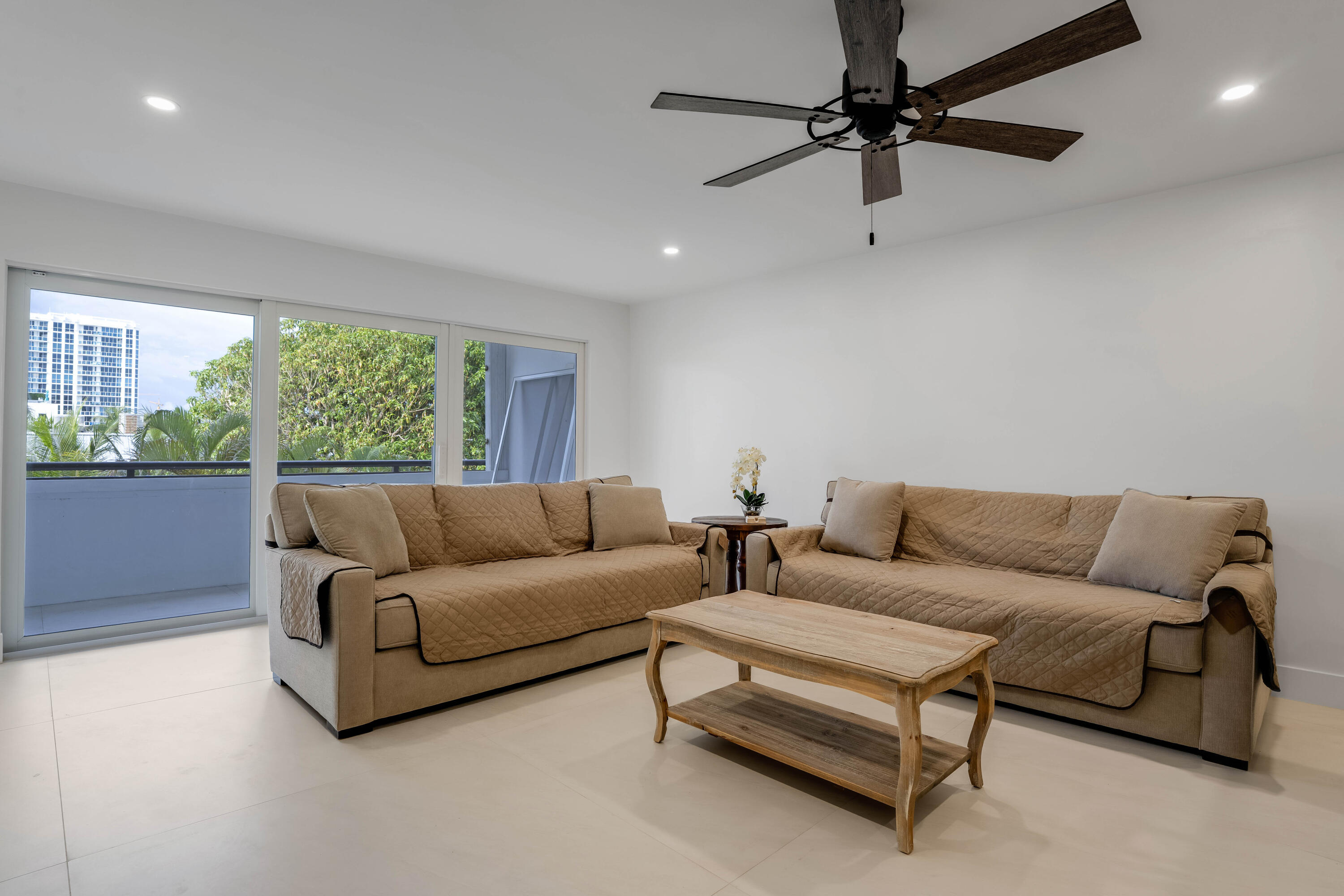 401 BRINY Avenue # 315 — Photo 4