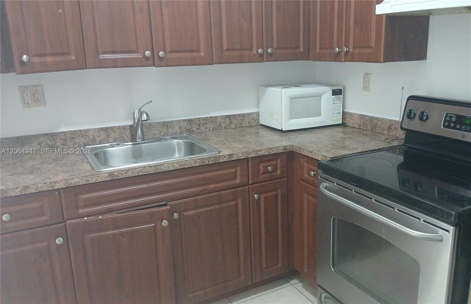 3610 NW 21st St # 313 — Photo 2