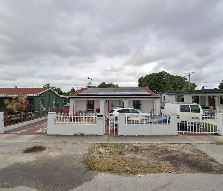 3627 NW 18th St, Miami FL 33125