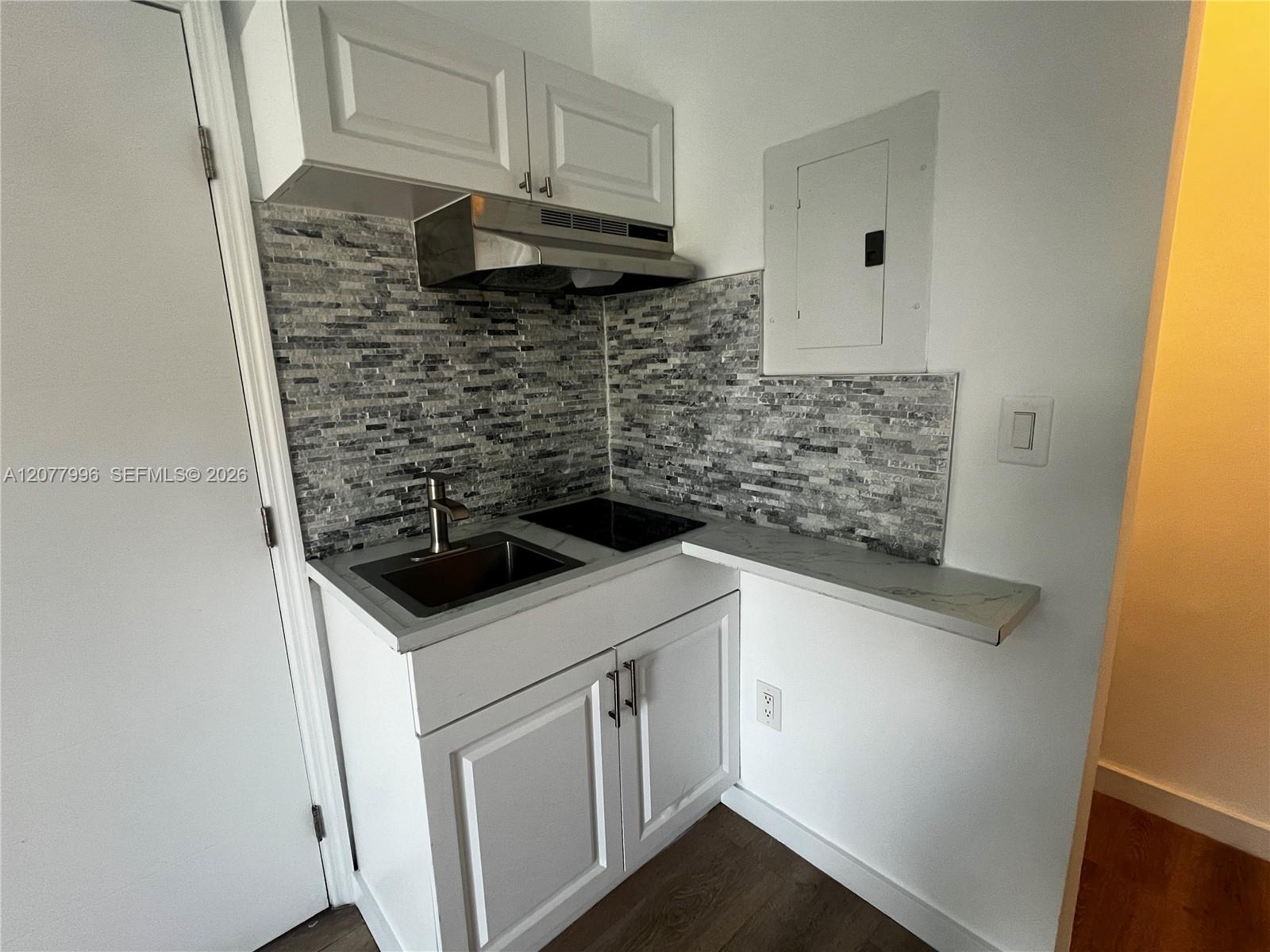 1455 Michigan Ave # 9 — Photo 3