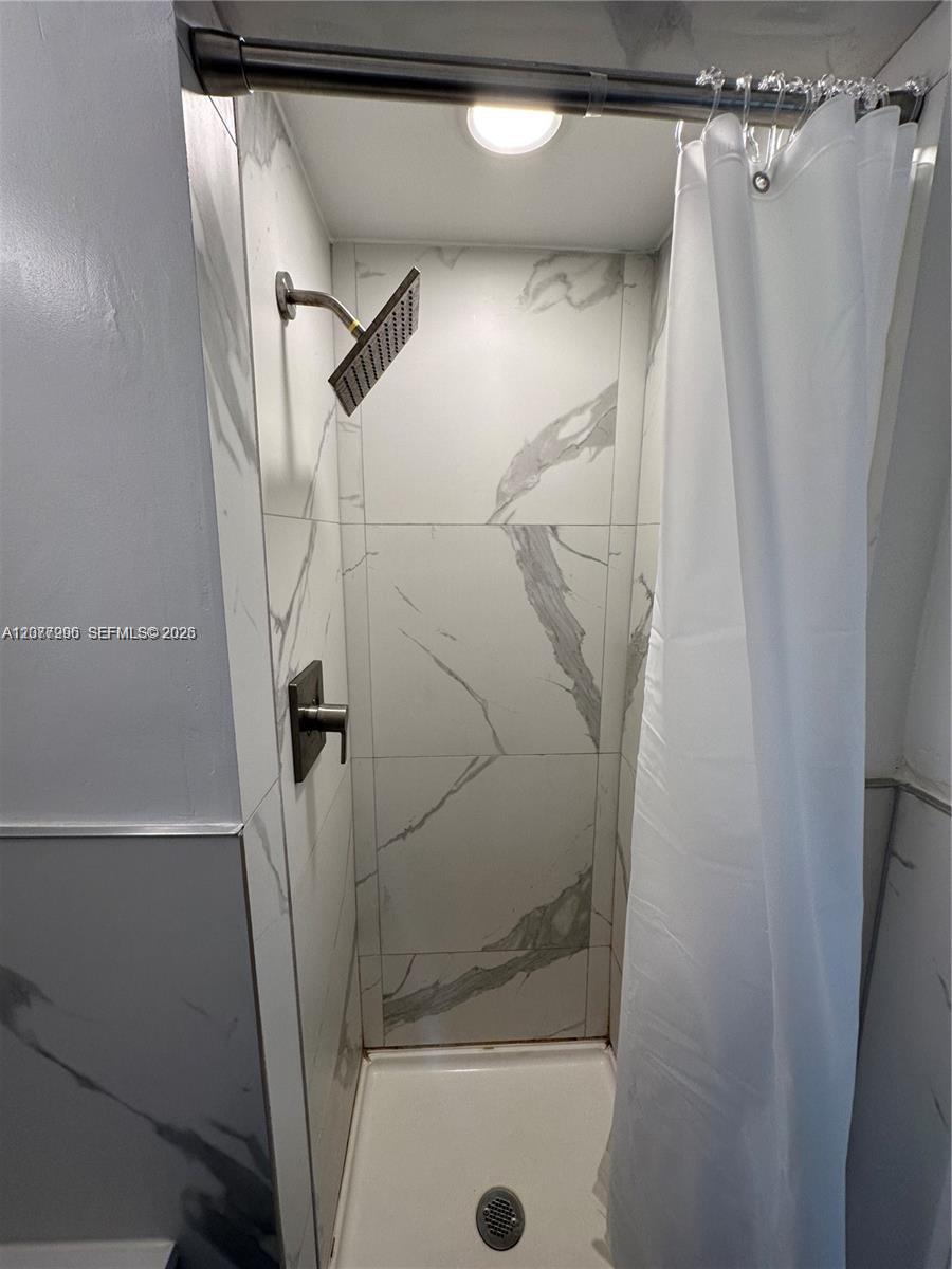 1455 Michigan Ave # 9 — Photo 5