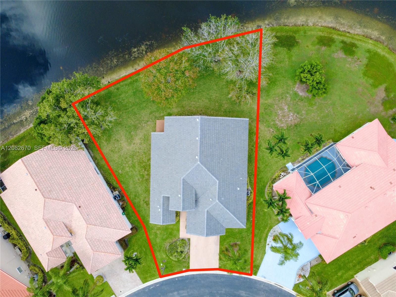 2549 Egret Lake Dr — Photo 2