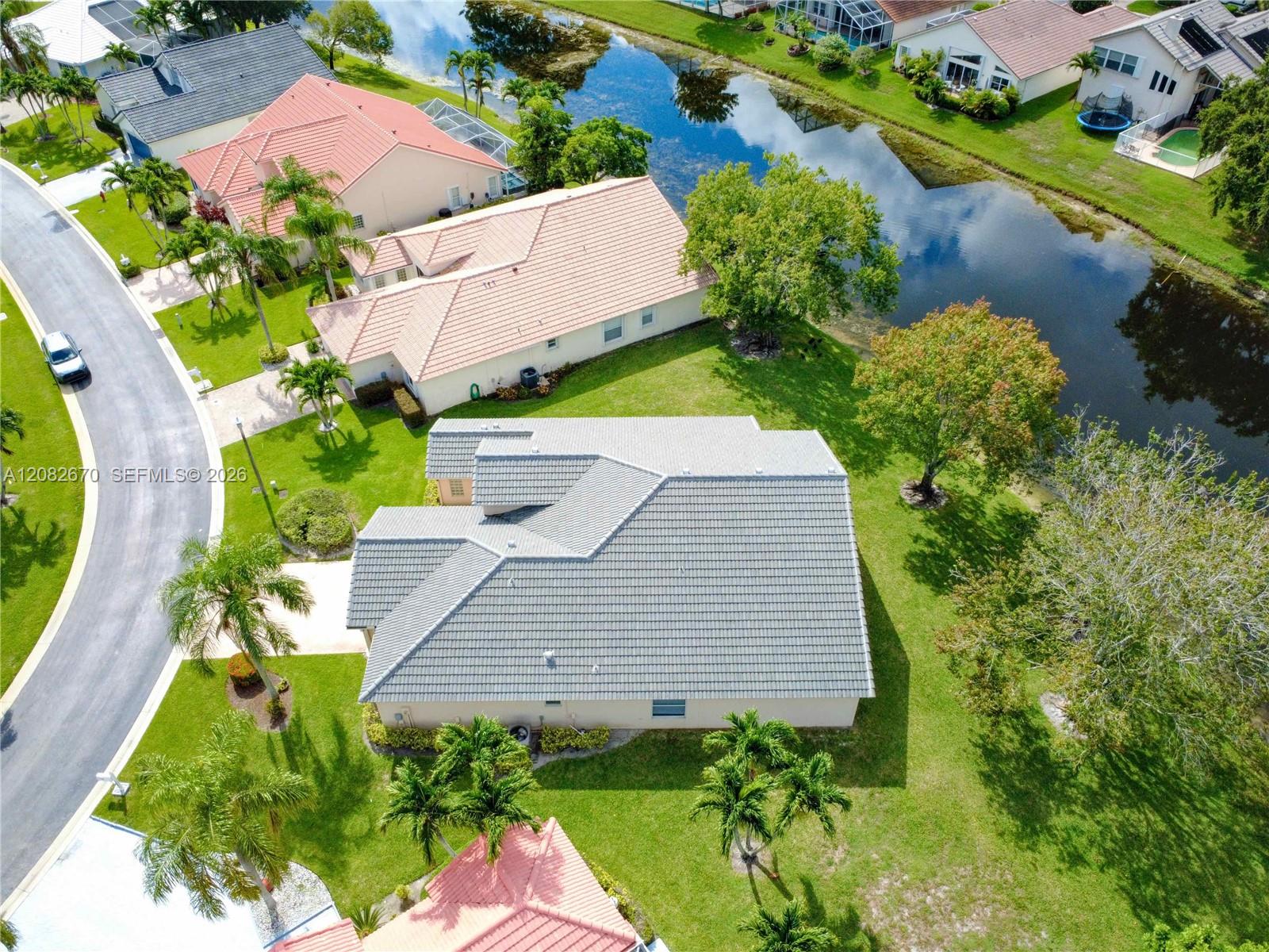 2549 Egret Lake Dr — Photo 3