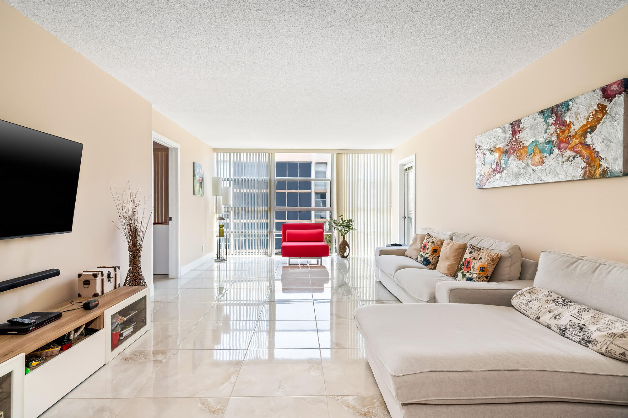 2000 Atlantic Shores Boulevard Apt 410, Hallandale Beach FL 33009