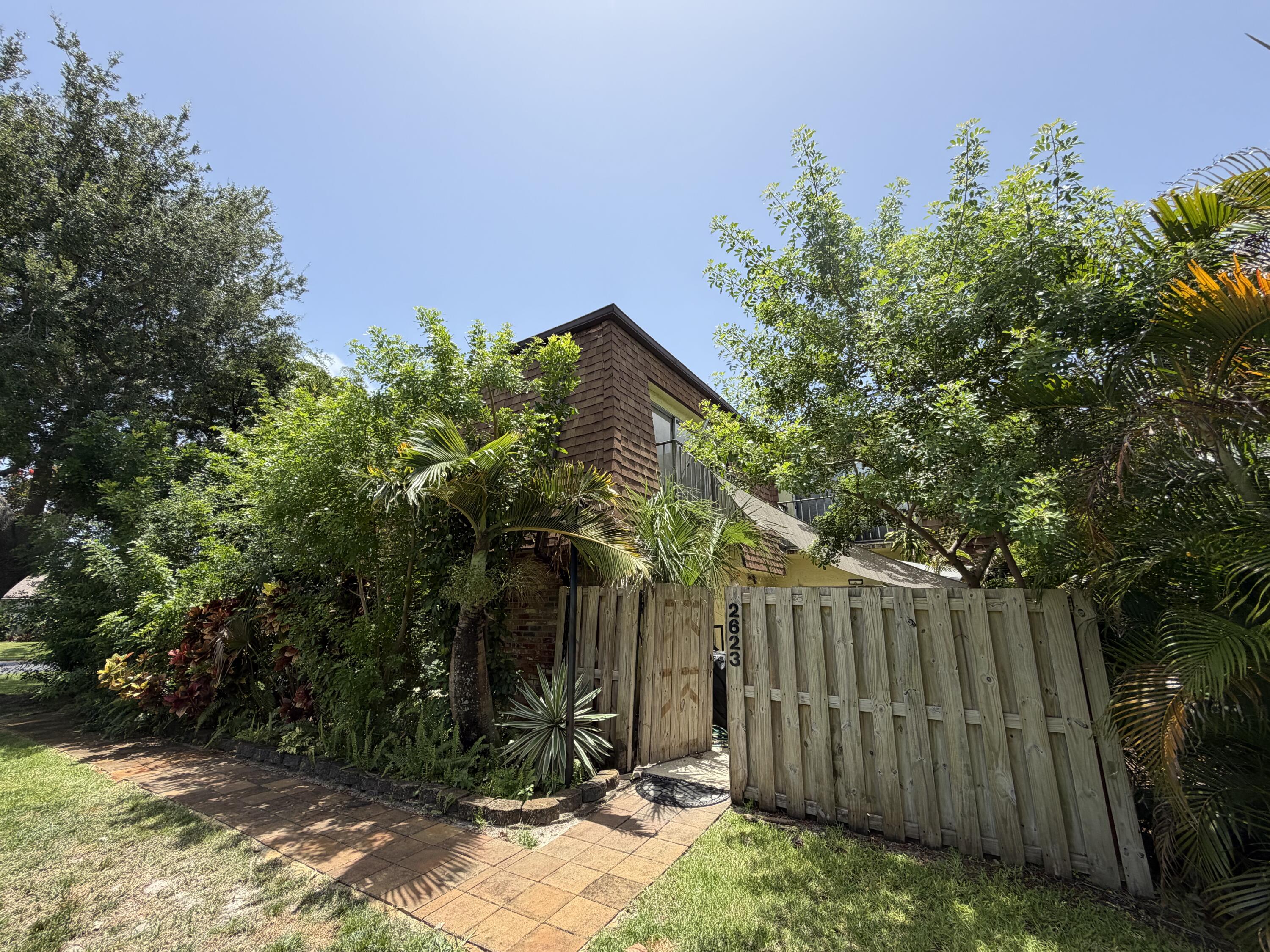 2623 SE 5TH Circle — Photo 2