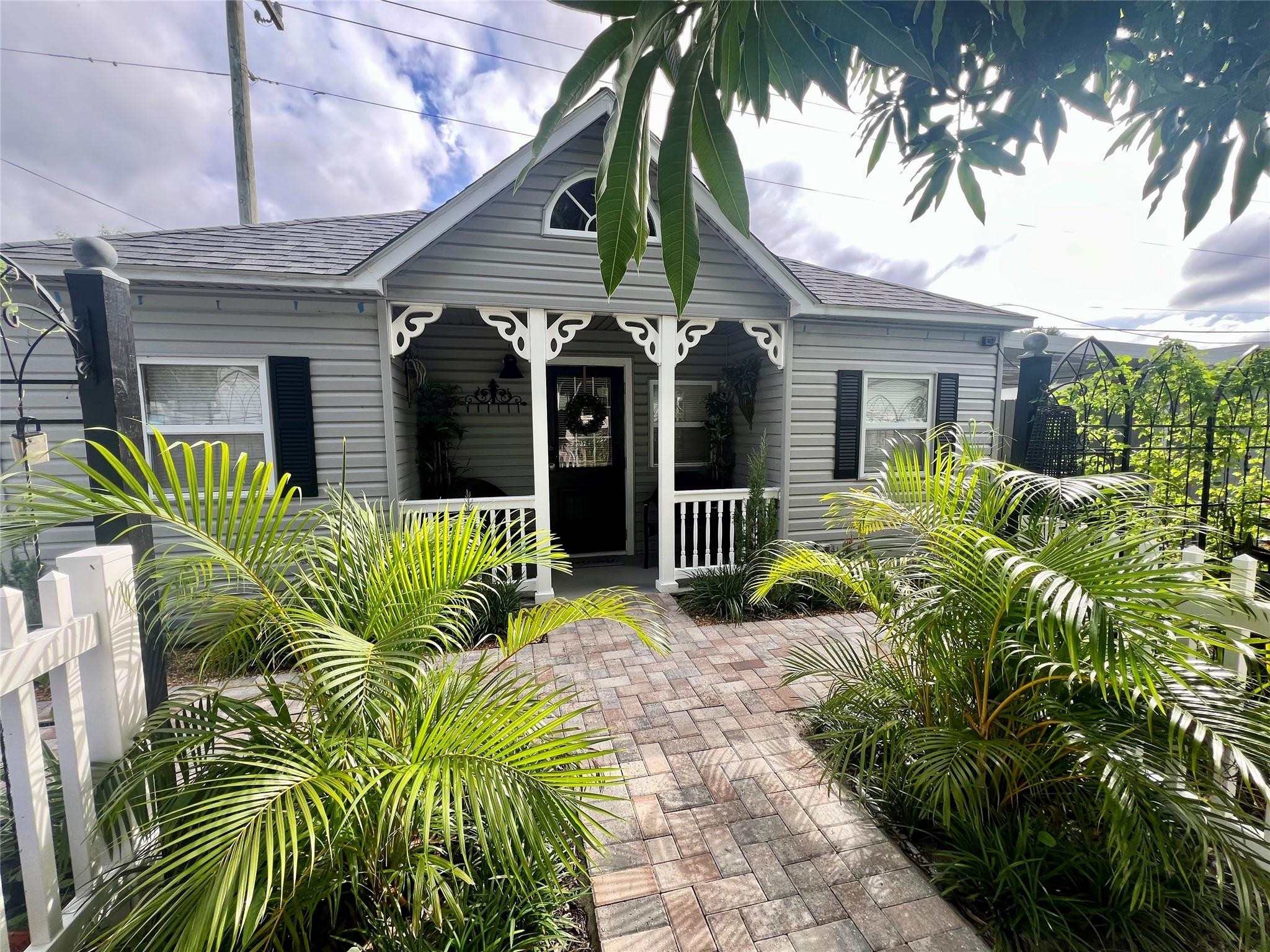 12 SW 6th Street, Delray Beach FL 33444