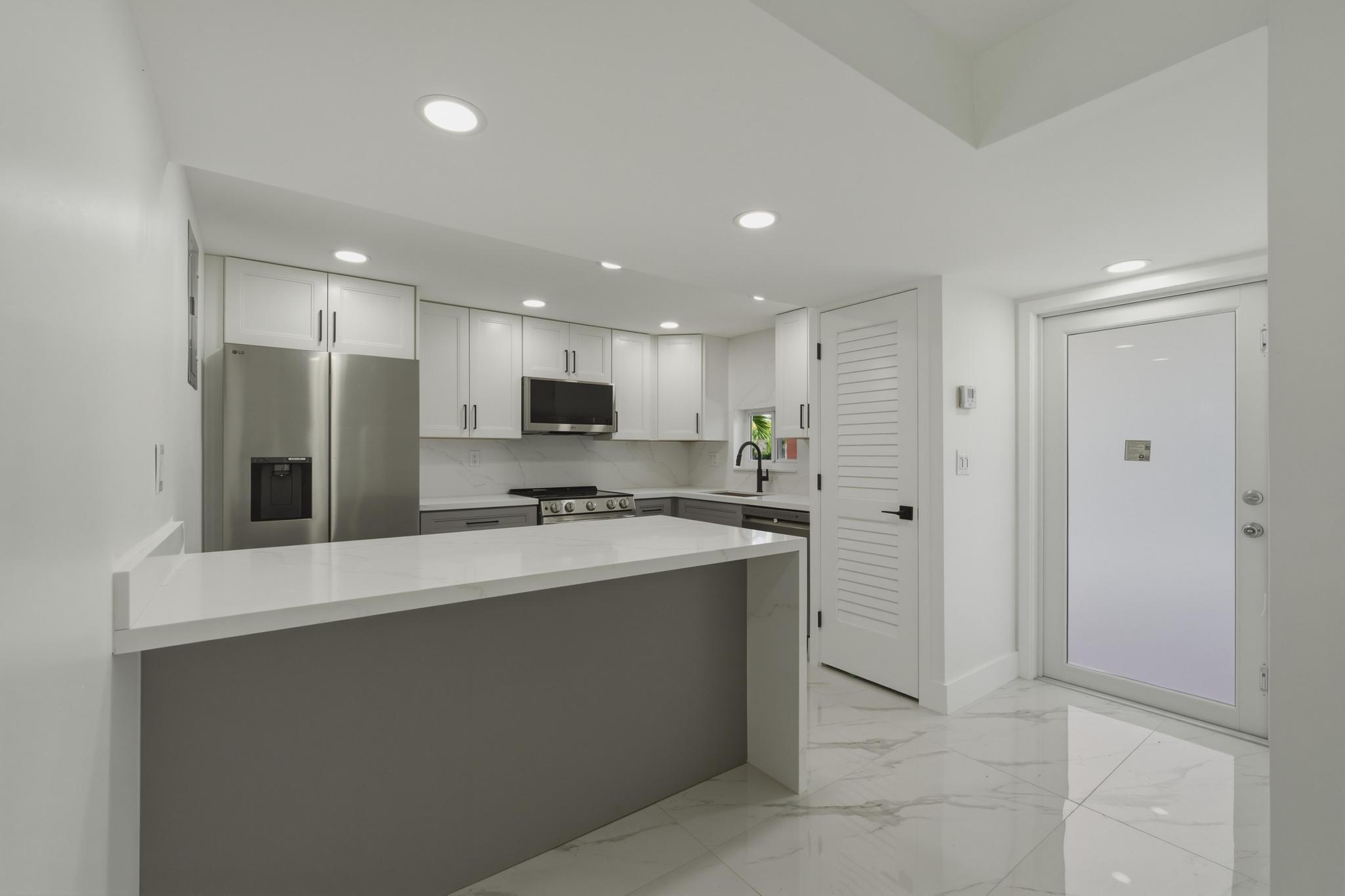 8970 S Hollybrook Boulevard # 205, Pembroke Pines FL 33025