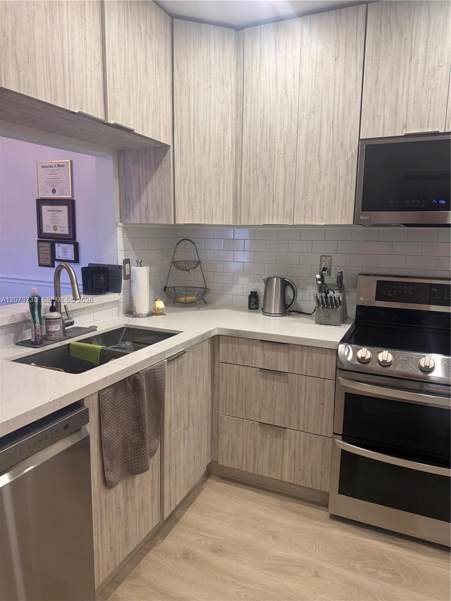 323 Navarre Ave # 301 — Photo 3